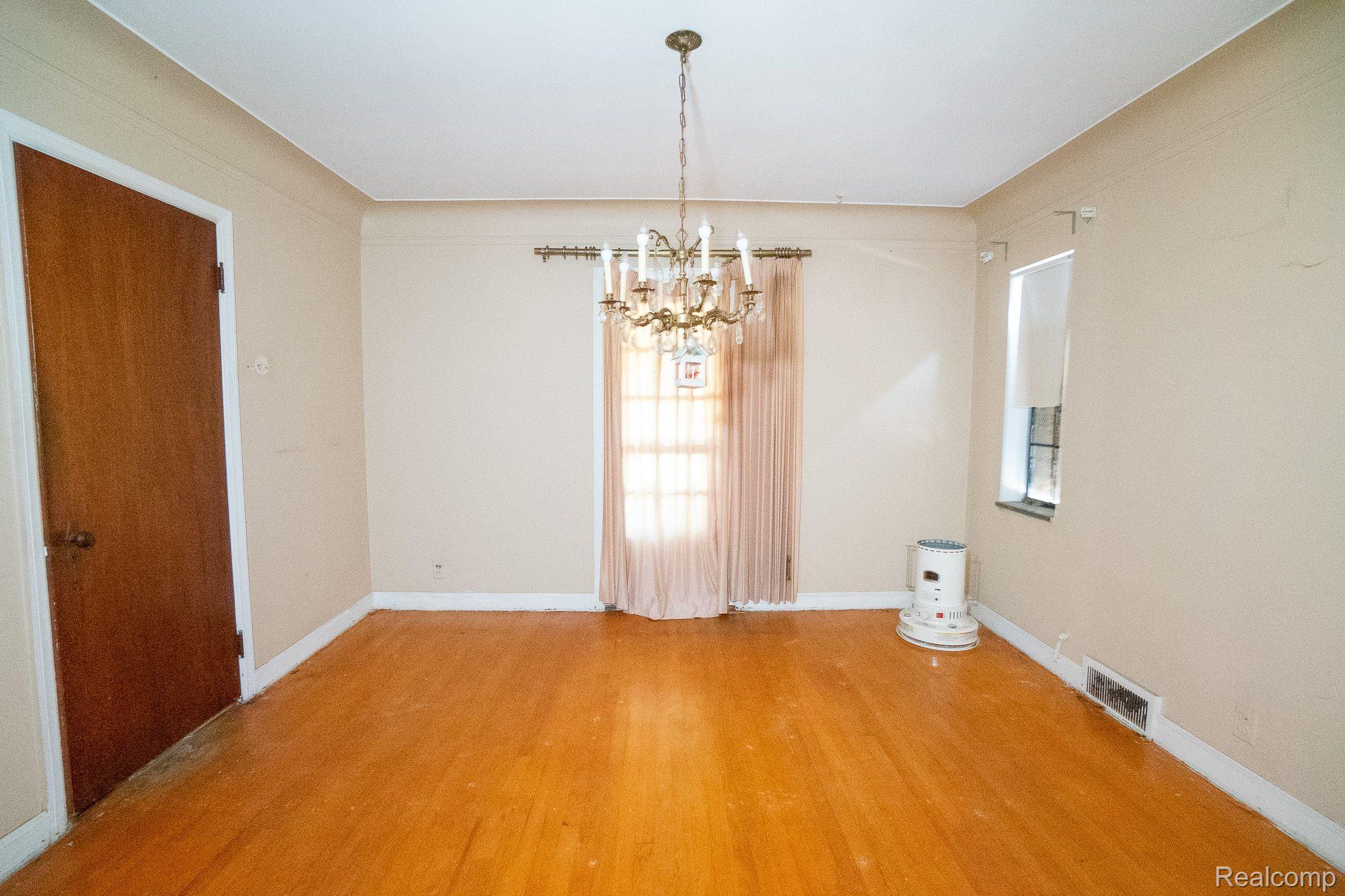 18118 SORRENTO Street