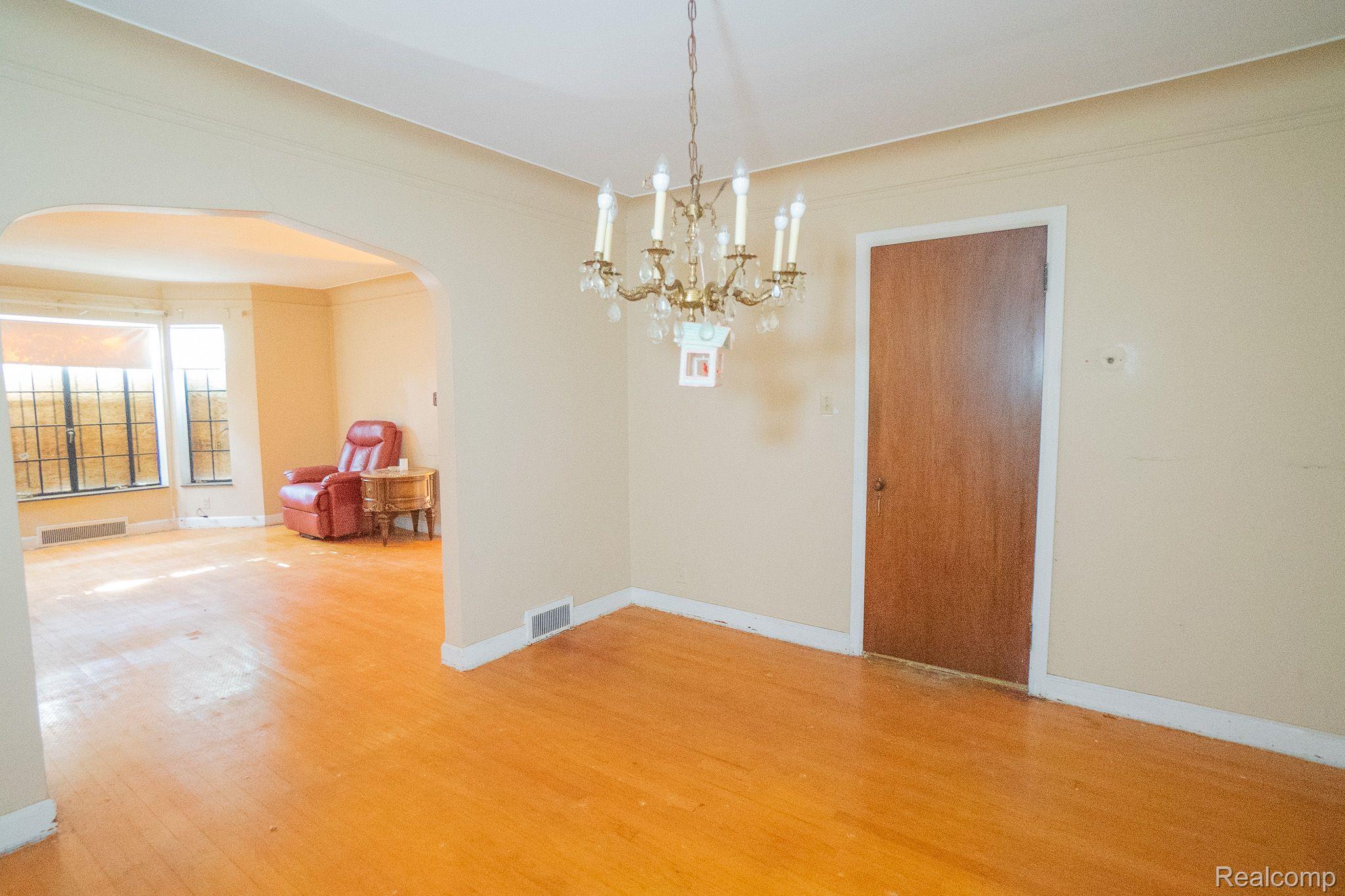 18118 SORRENTO Street