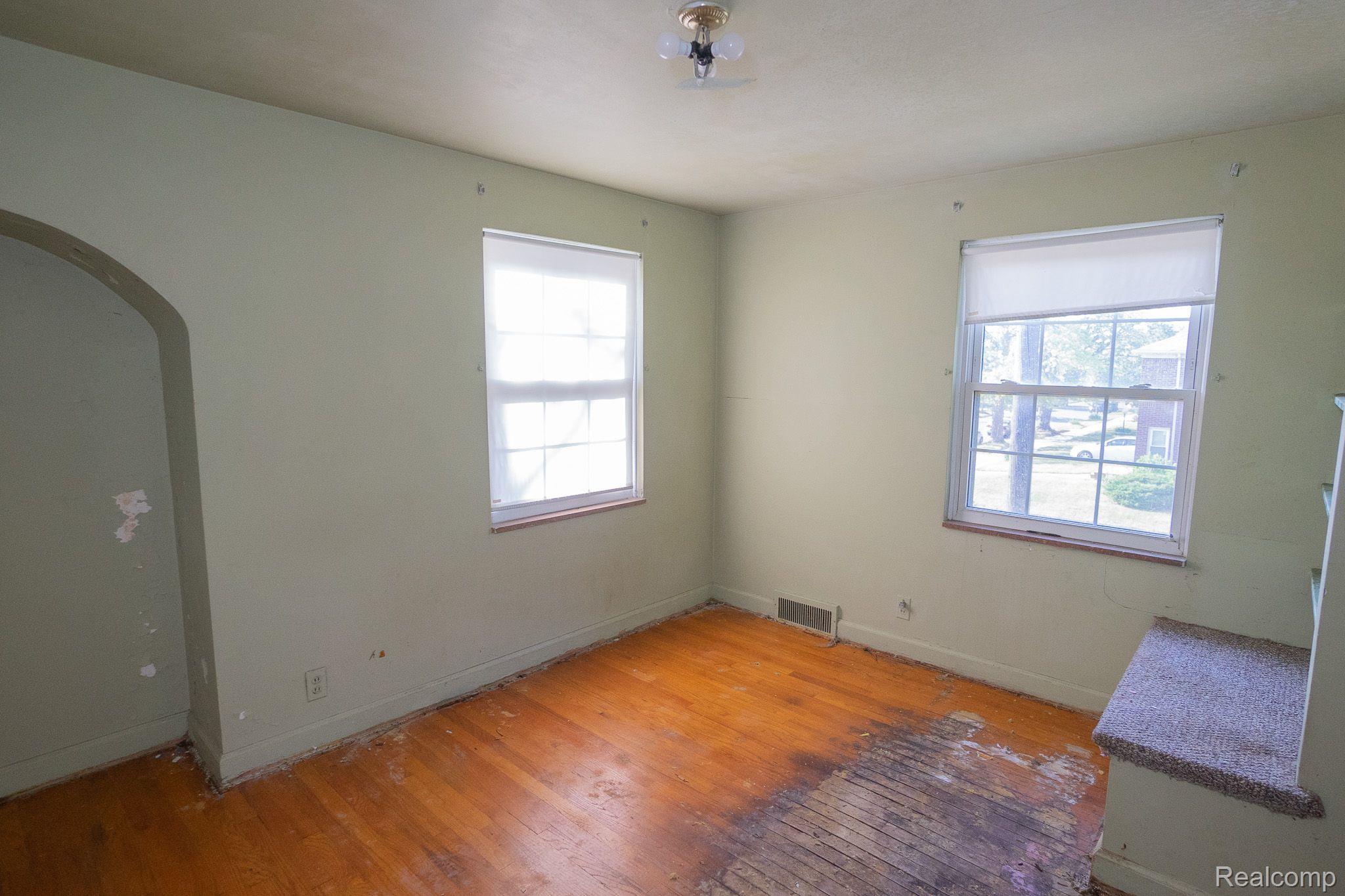 18118 SORRENTO Street