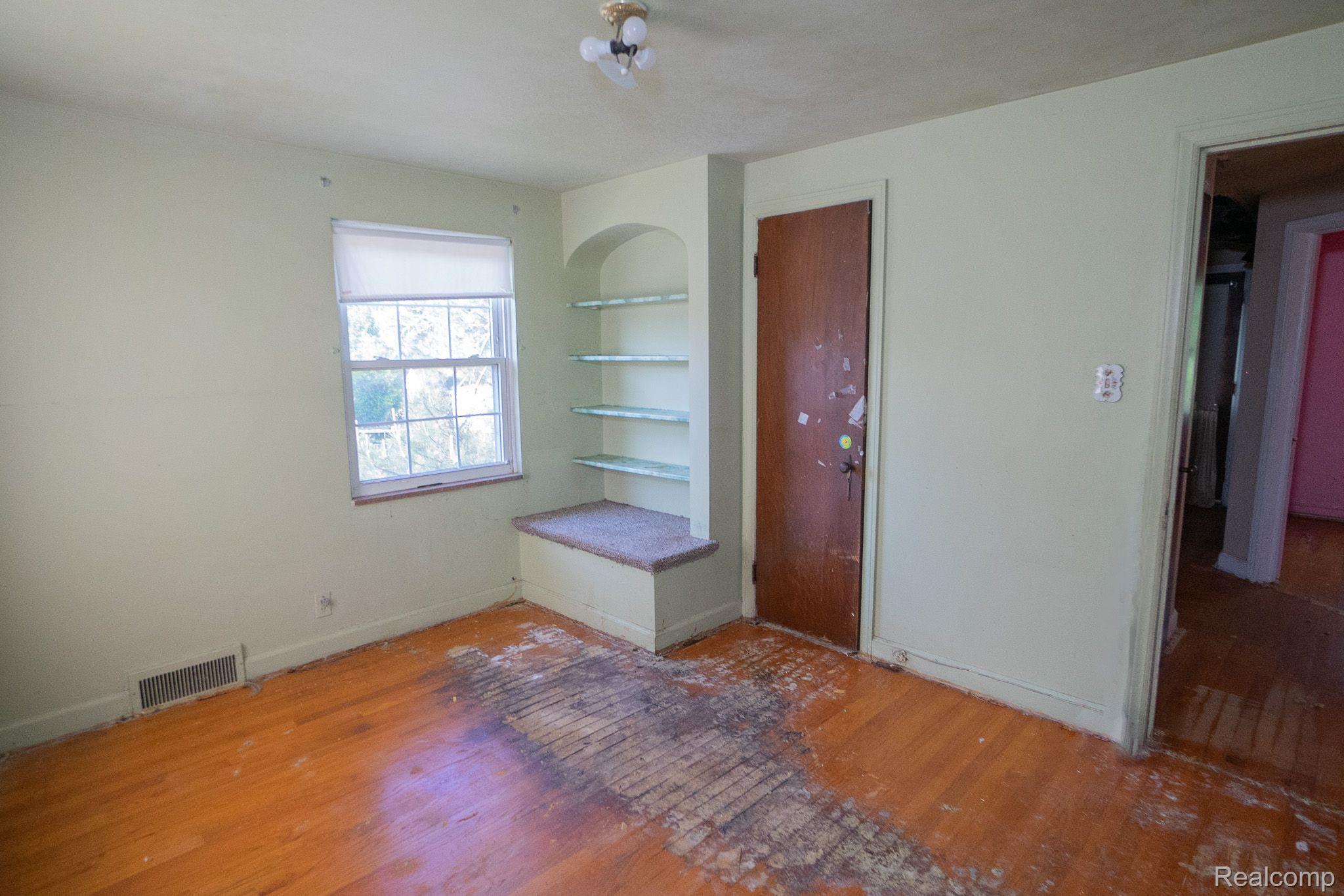 18118 SORRENTO Street