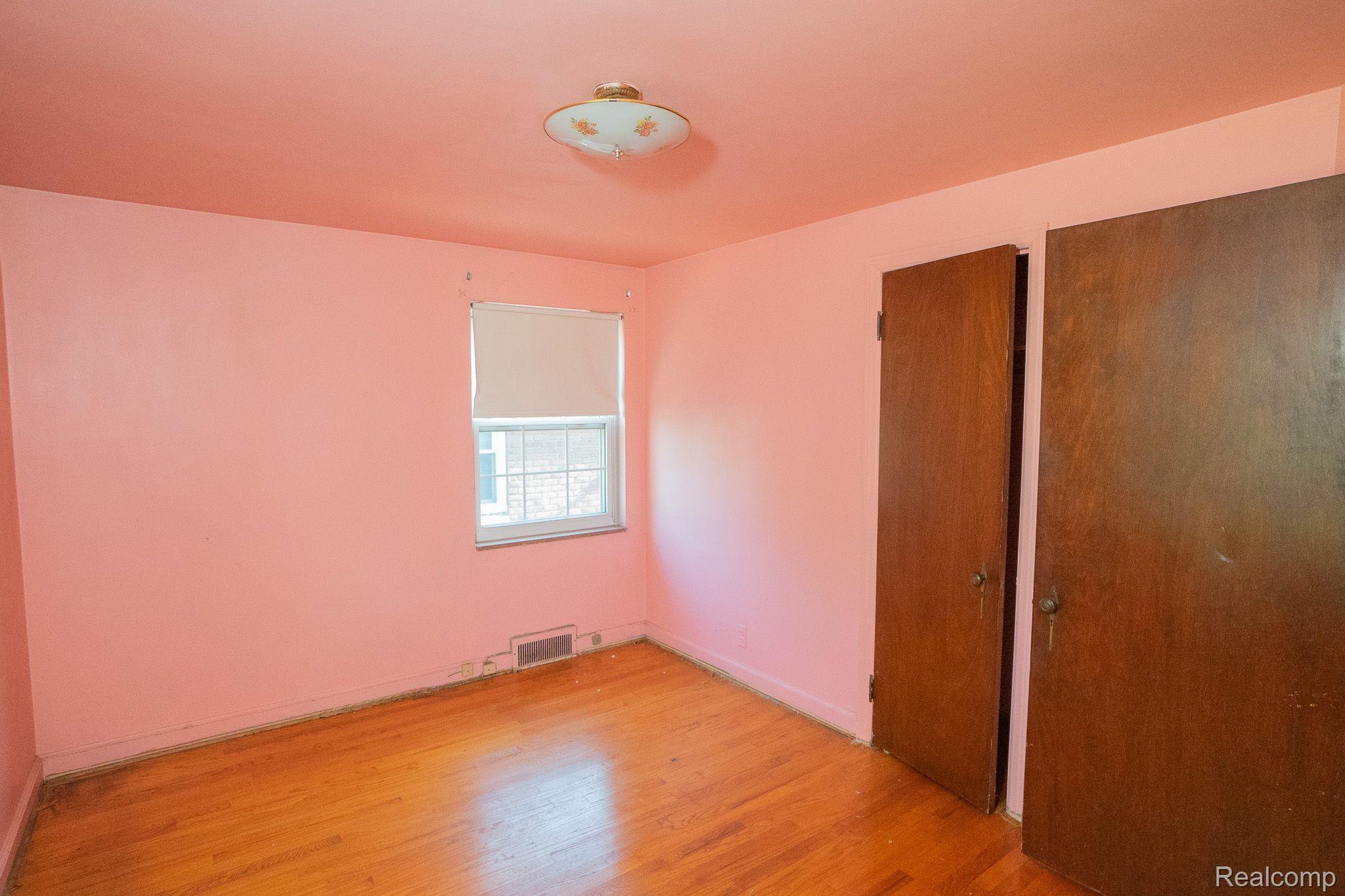 18118 SORRENTO Street