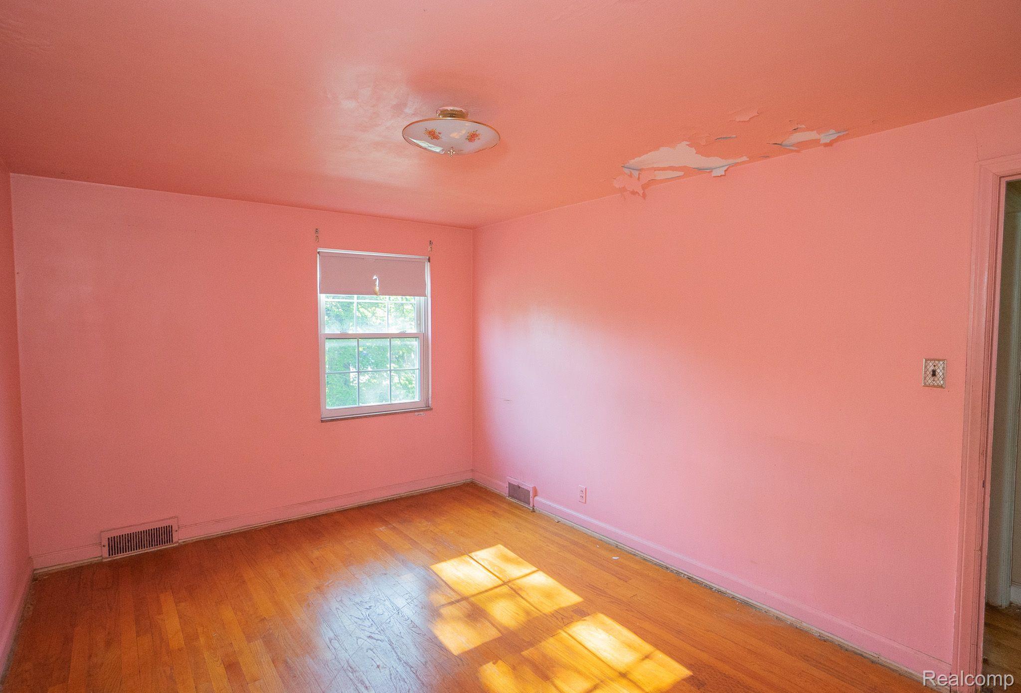 18118 SORRENTO Street