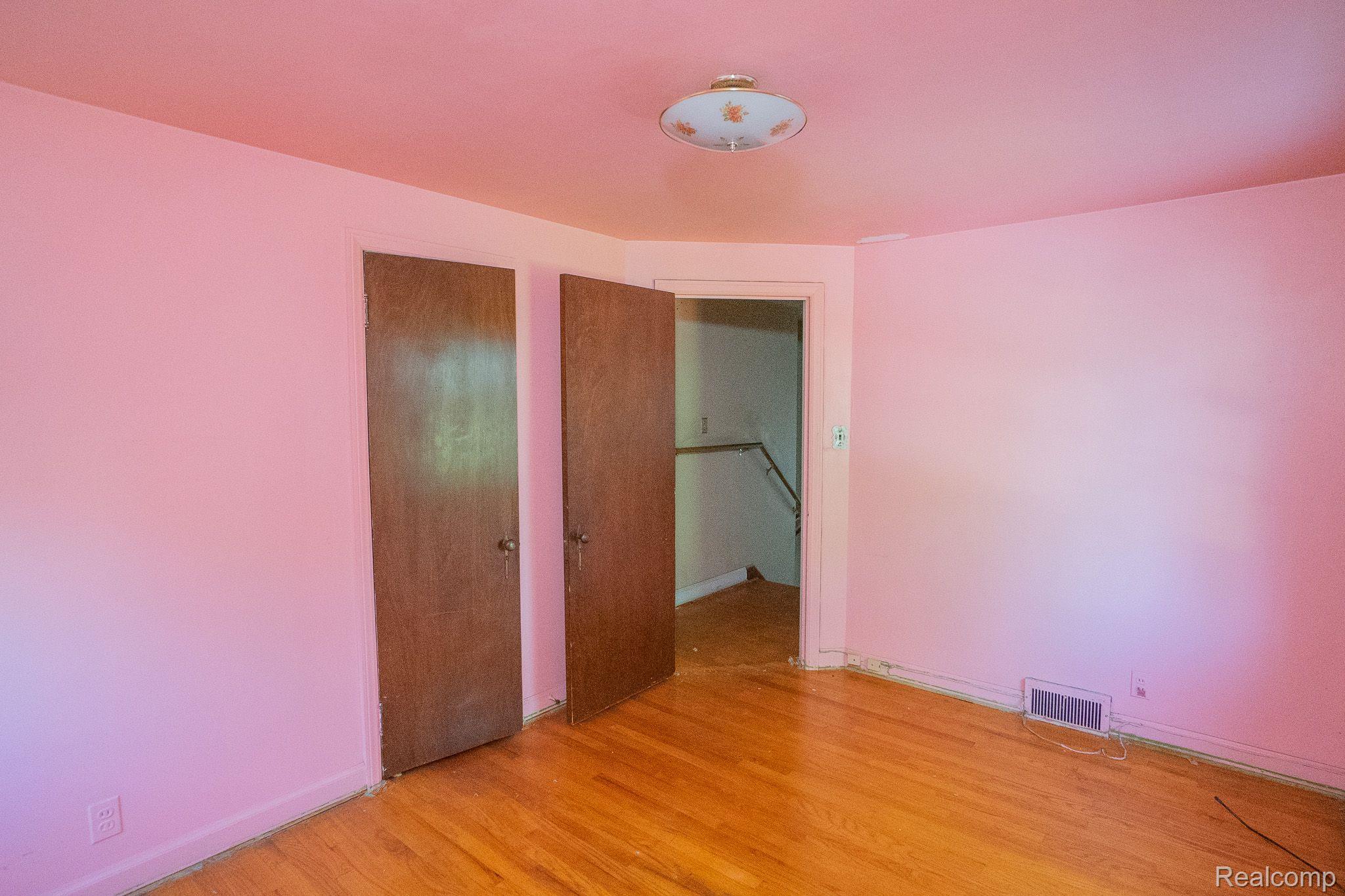 18118 SORRENTO Street