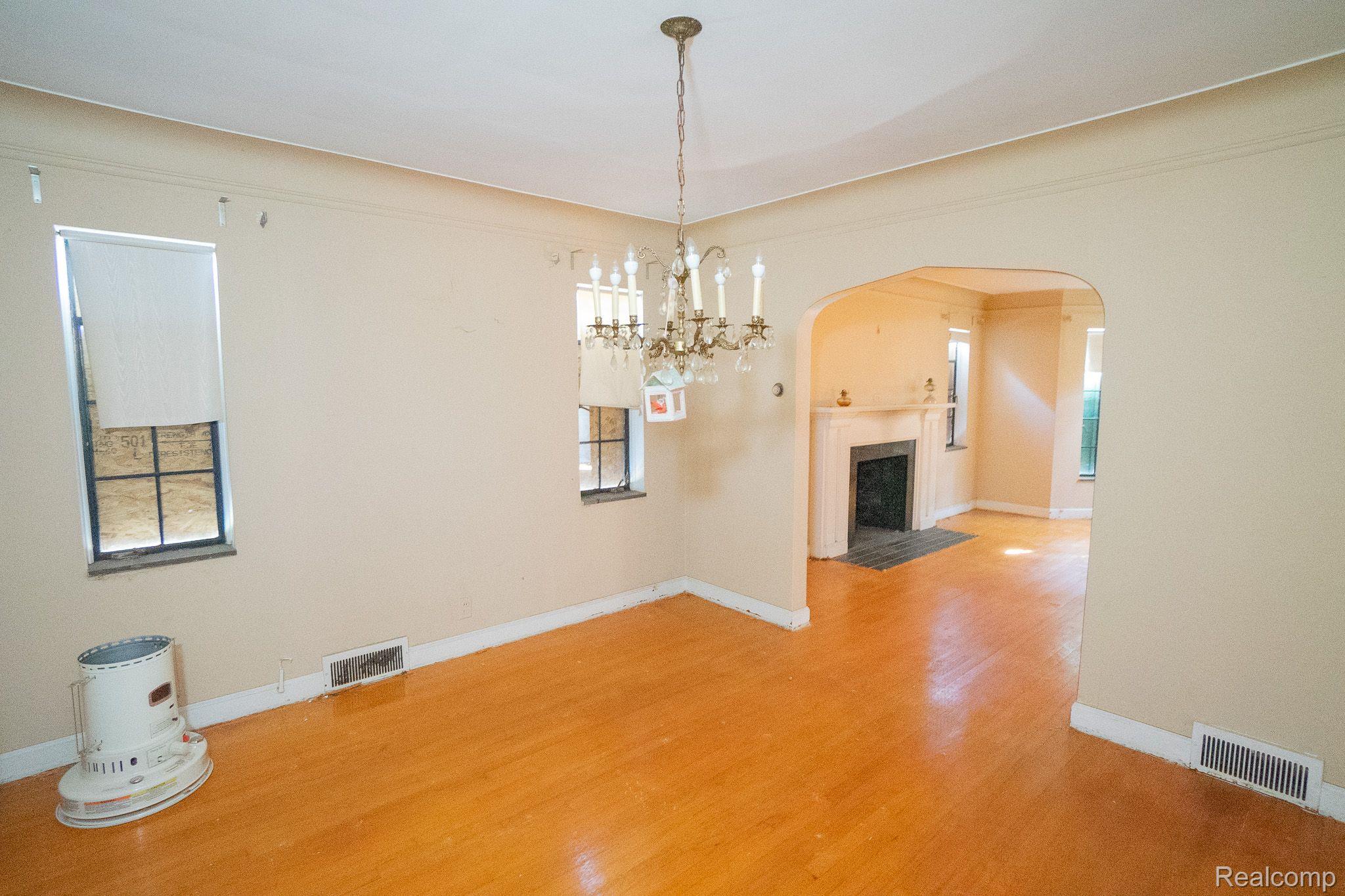 18118 SORRENTO Street