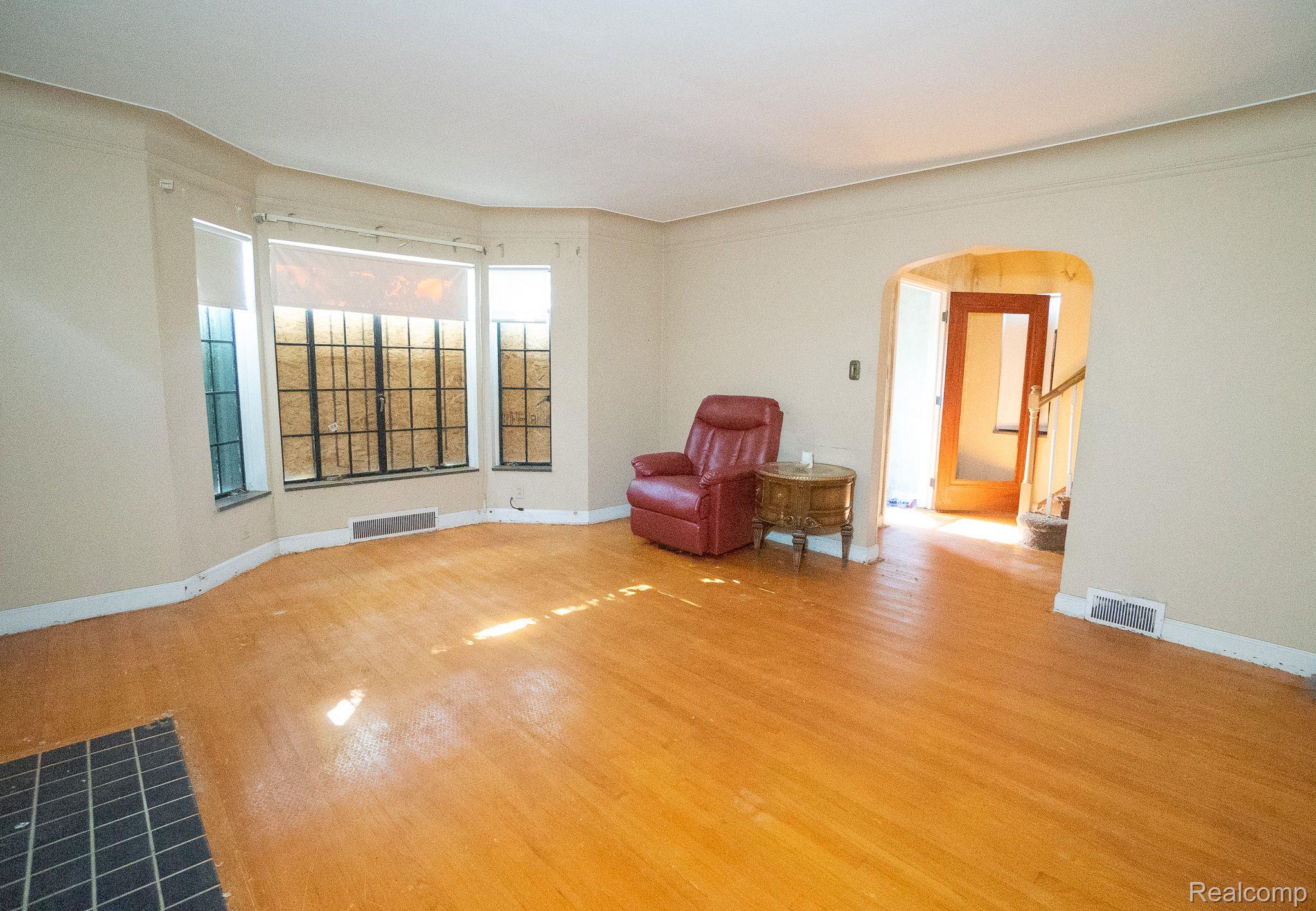 18118 SORRENTO Street