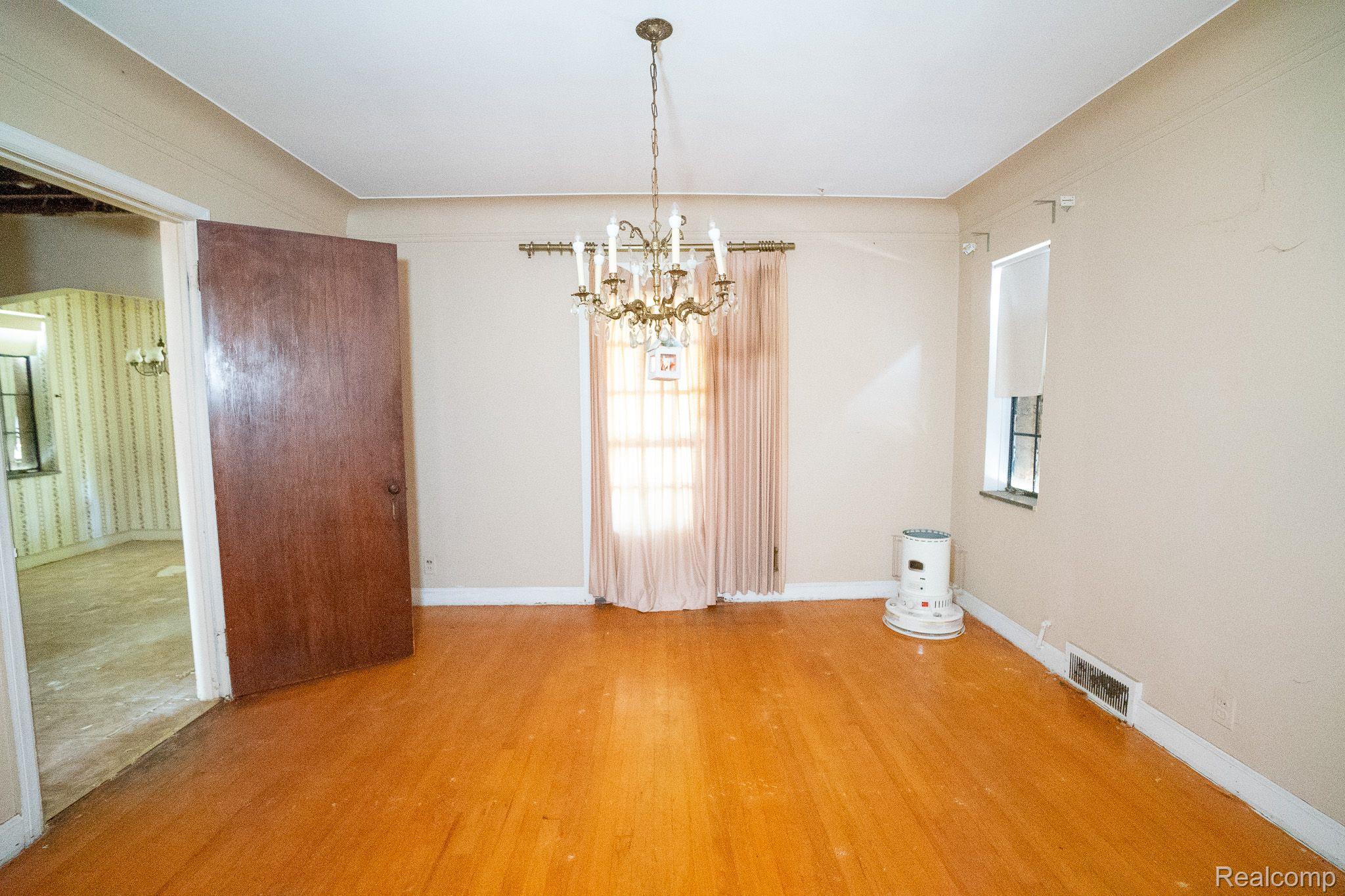 18118 SORRENTO Street