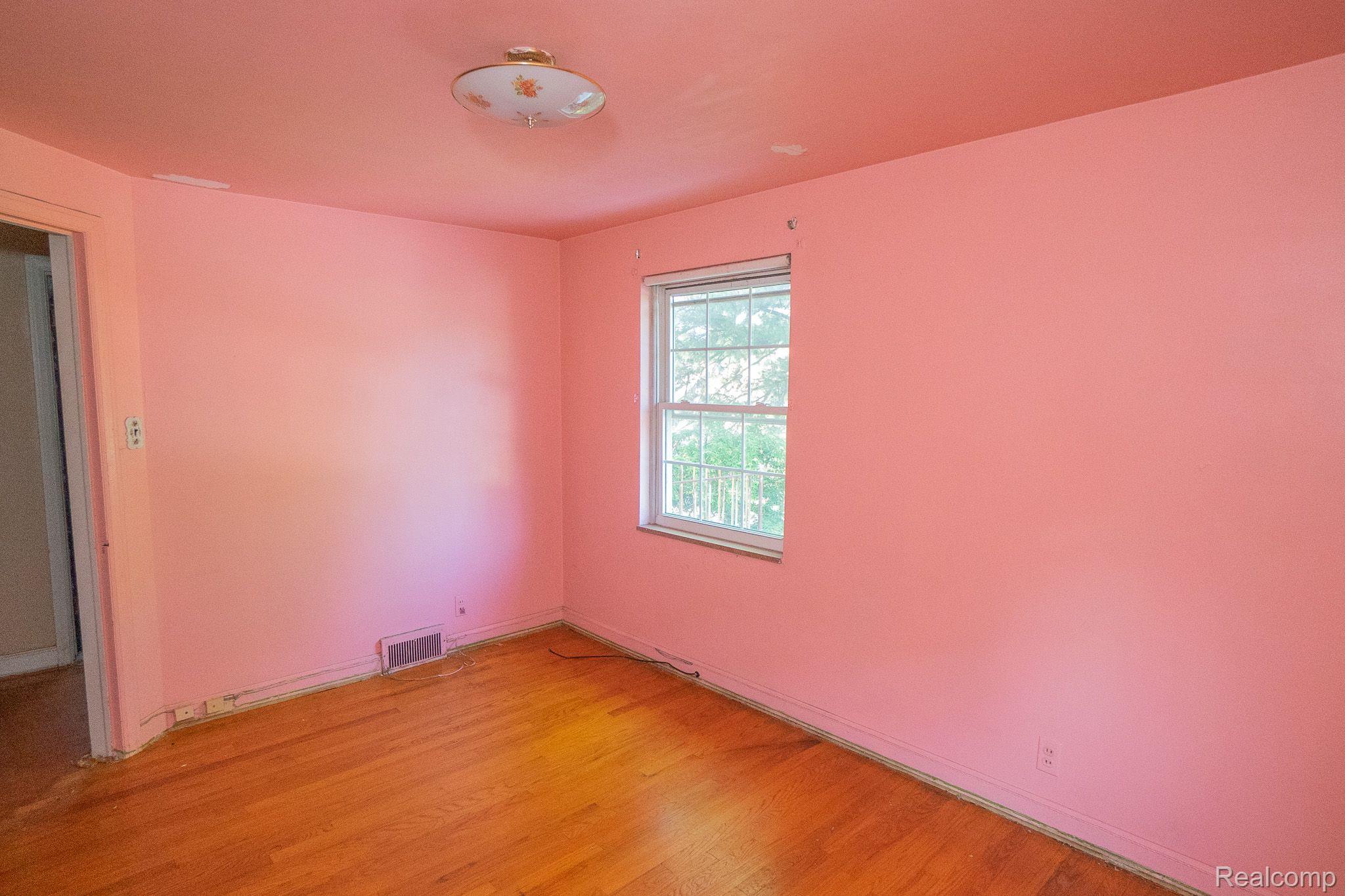 18118 SORRENTO Street