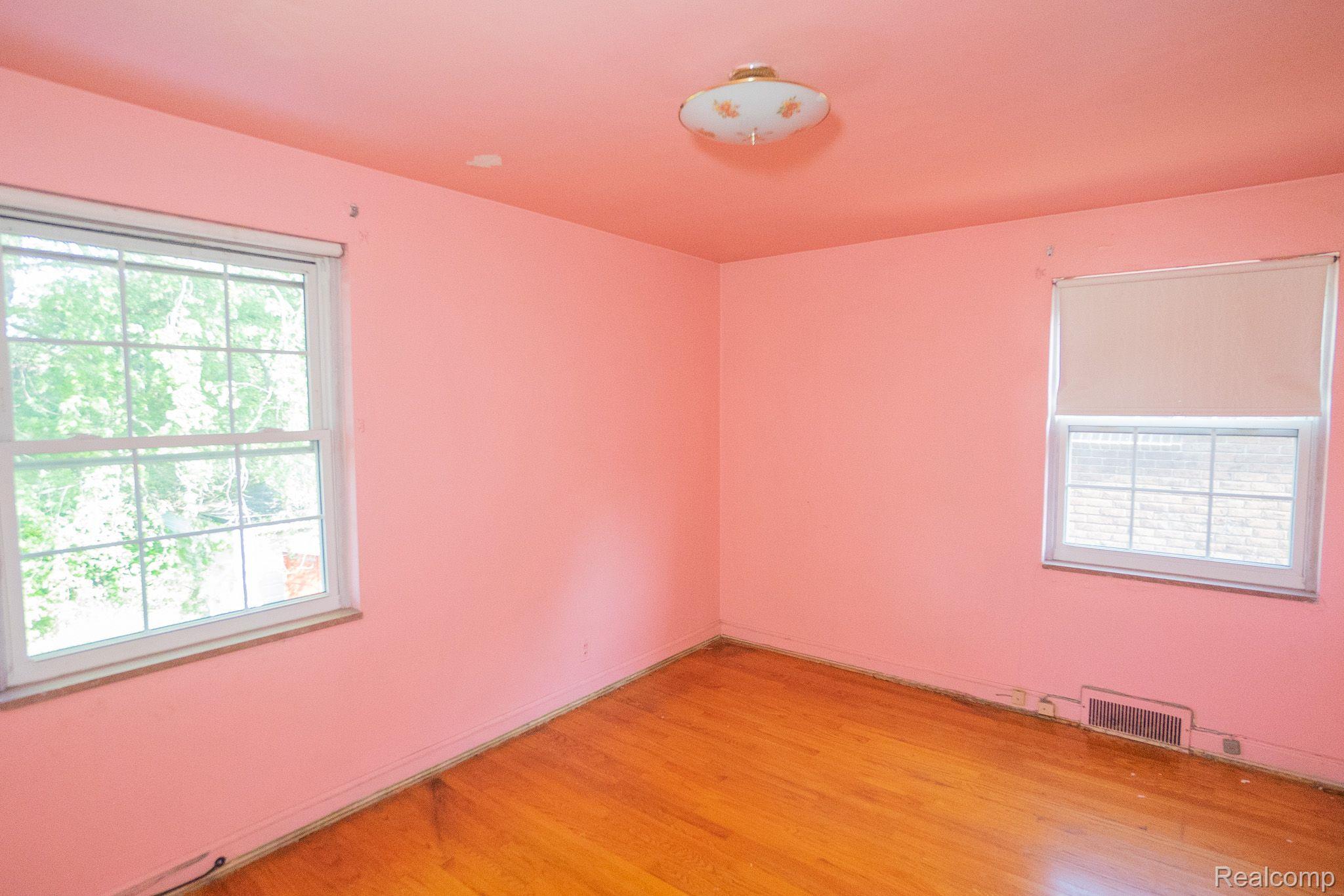 18118 SORRENTO Street