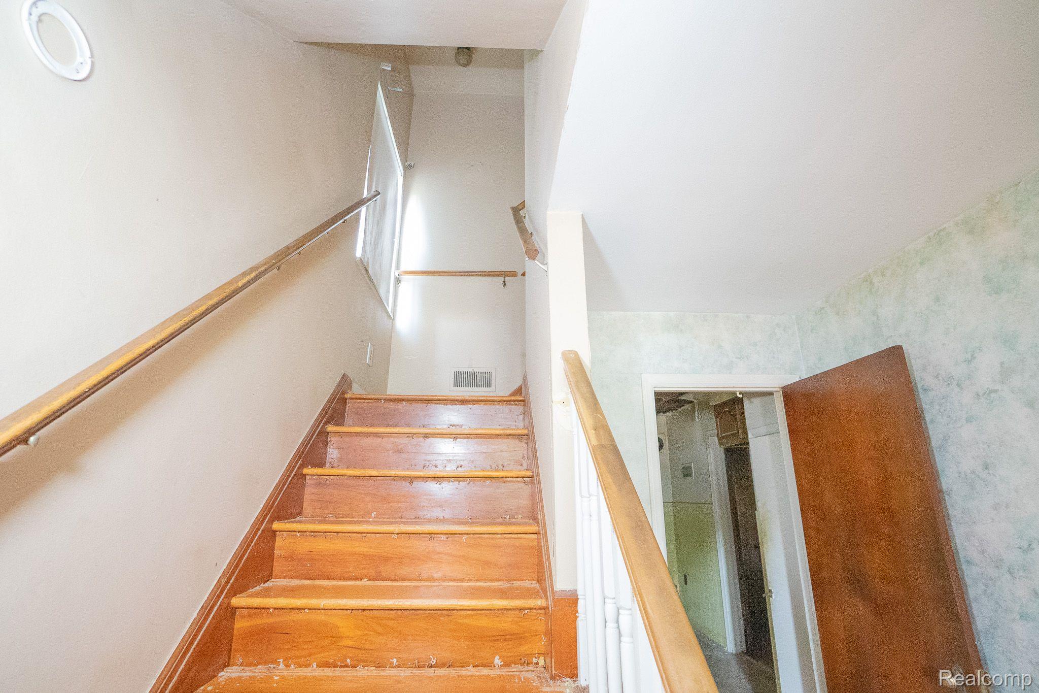 18118 SORRENTO Street