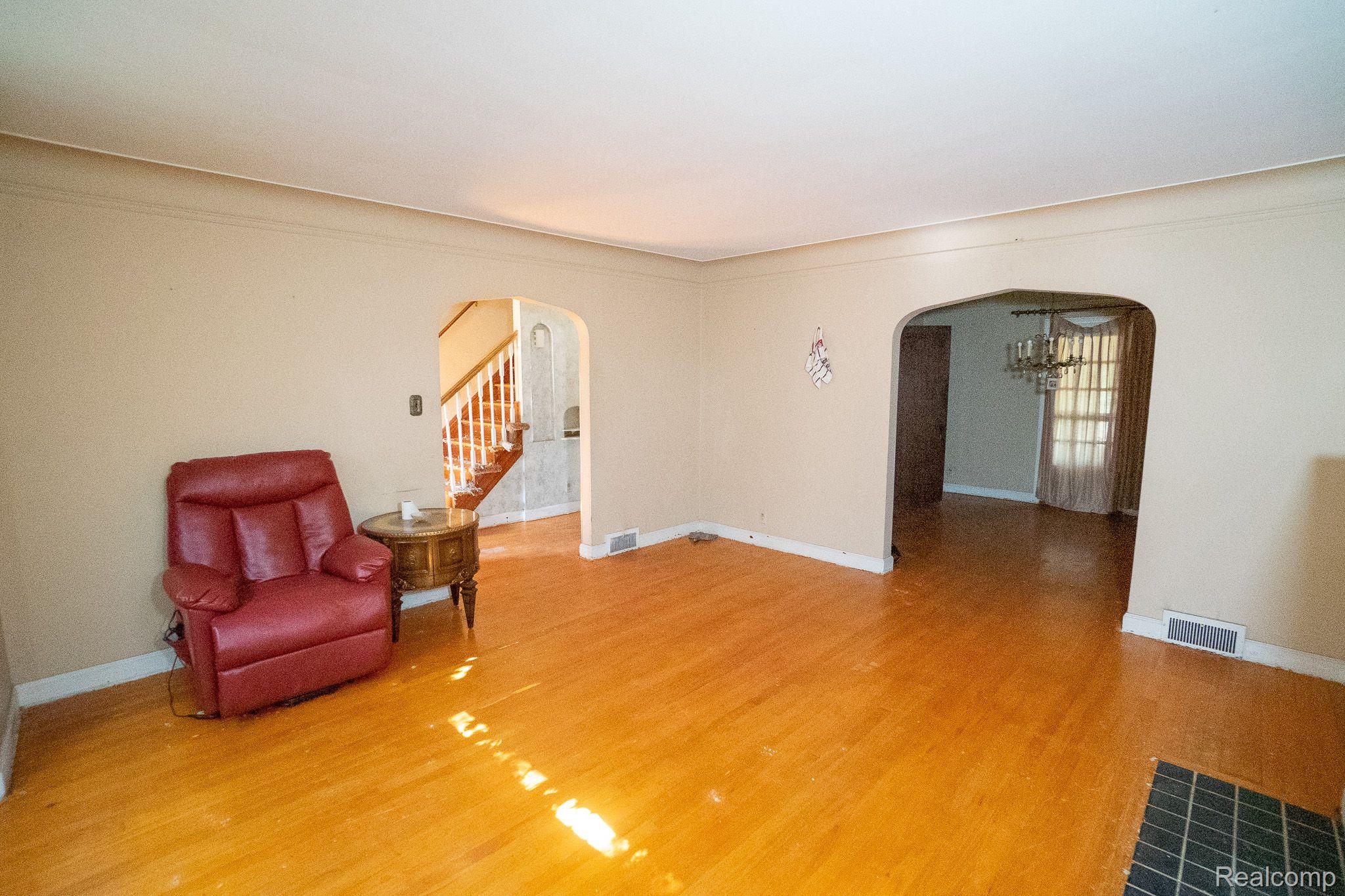 18118 SORRENTO Street