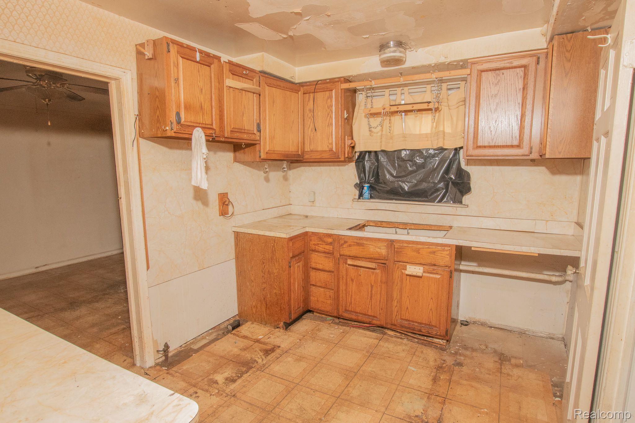 11401 GRANDVILLE Avenue