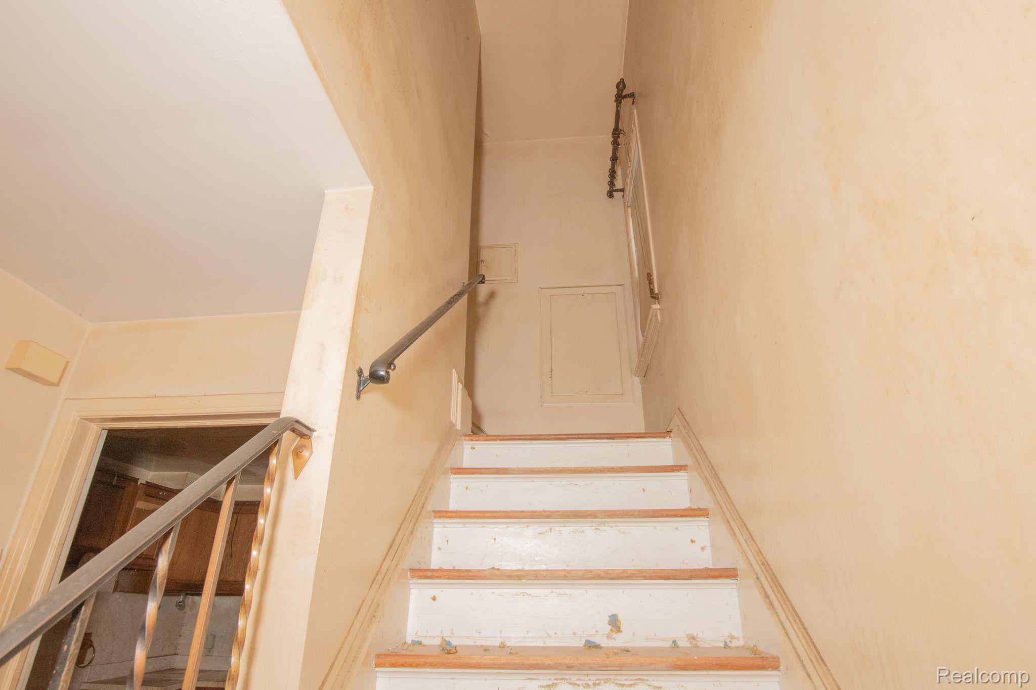 11401 GRANDVILLE Avenue