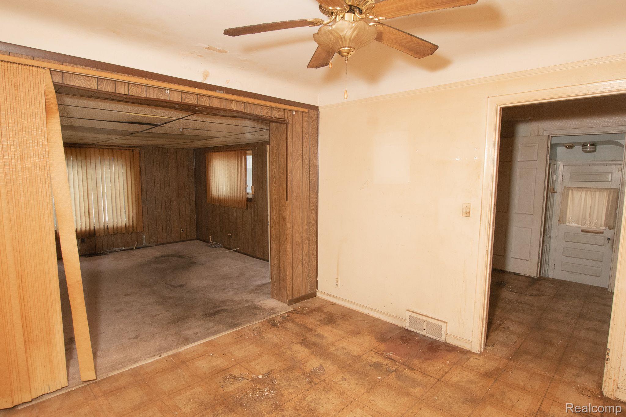 11401 GRANDVILLE Avenue