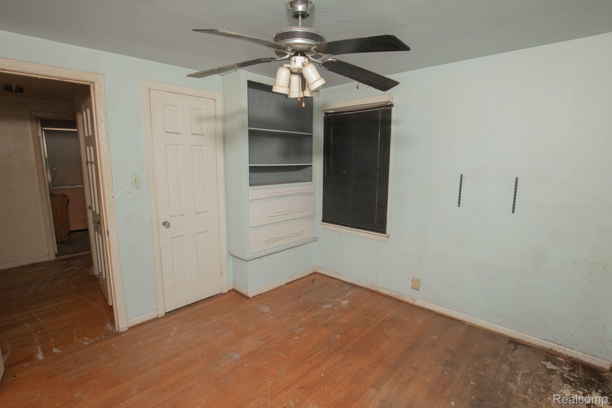 11401 GRANDVILLE Avenue