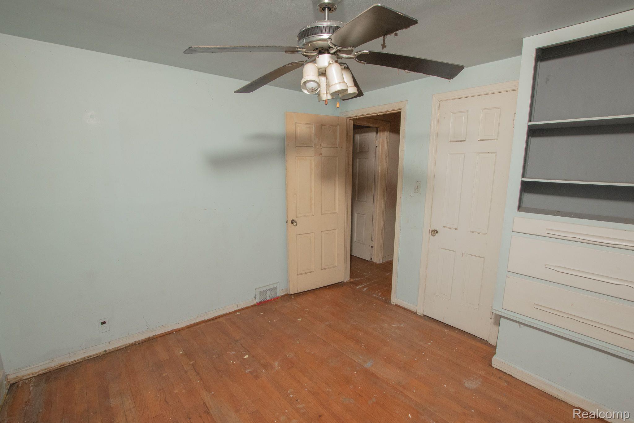 11401 GRANDVILLE Avenue