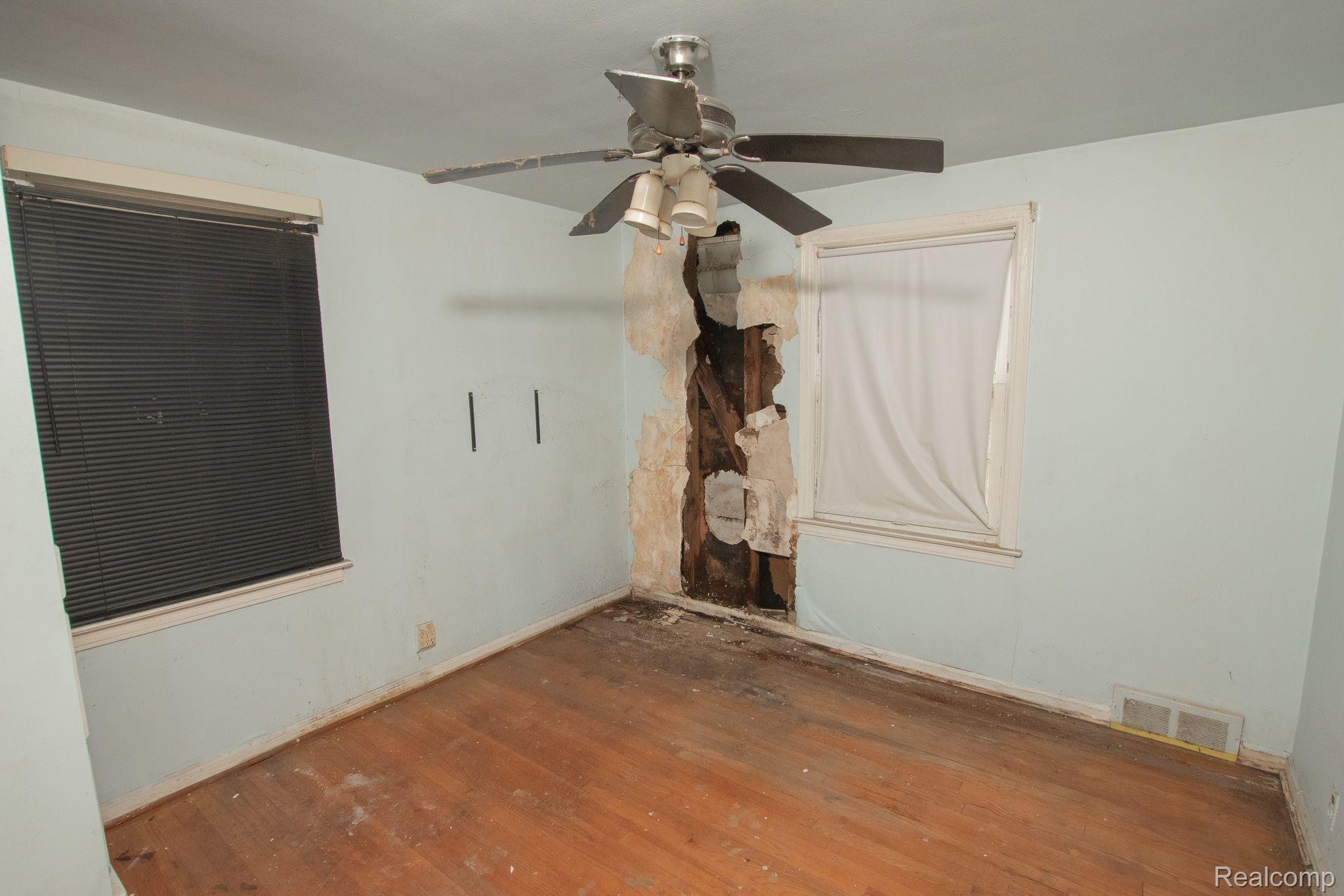 11401 GRANDVILLE Avenue