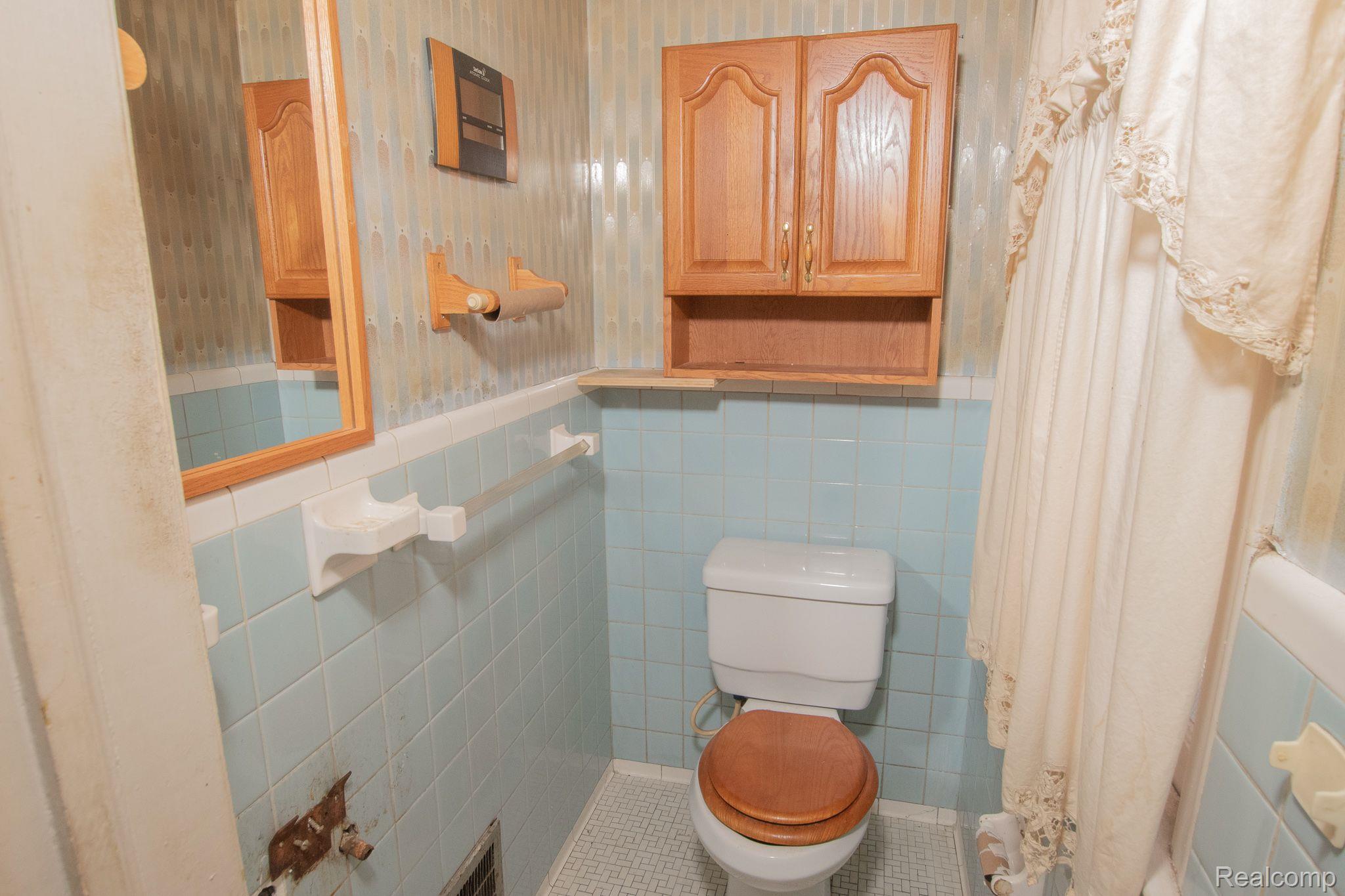 11401 GRANDVILLE Avenue