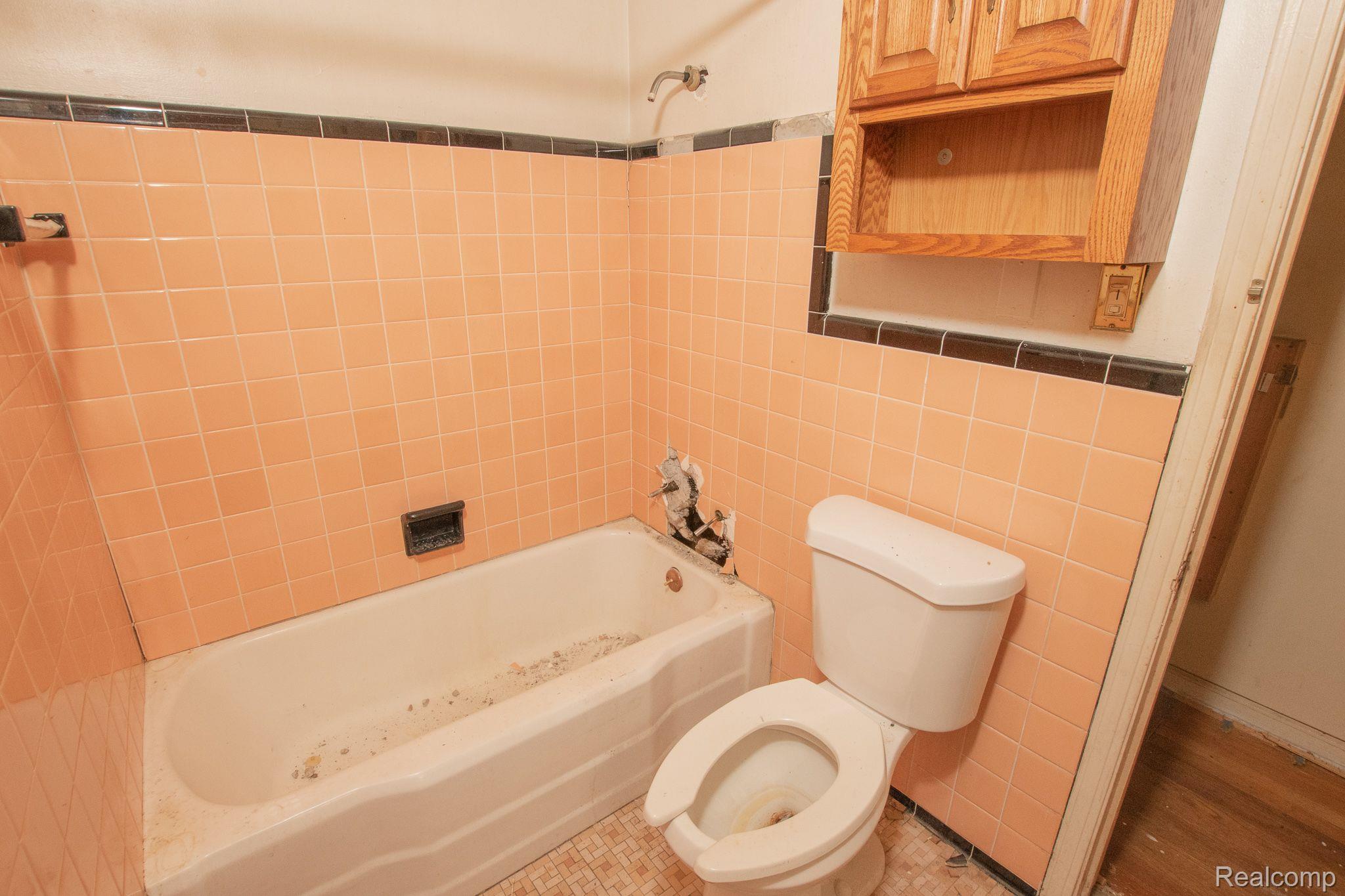 11401 GRANDVILLE Avenue