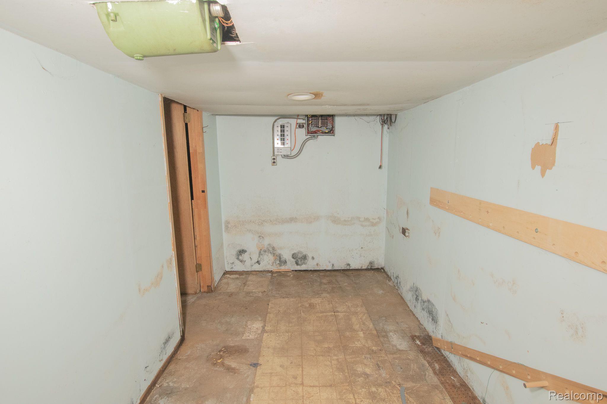 11401 GRANDVILLE Avenue