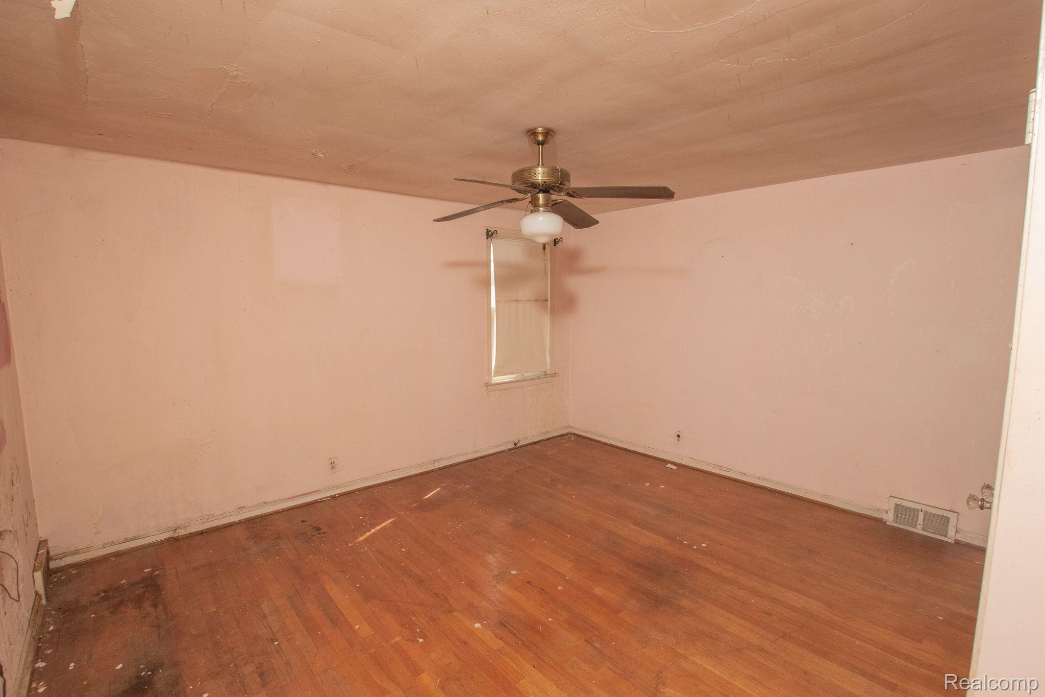 11401 GRANDVILLE Avenue