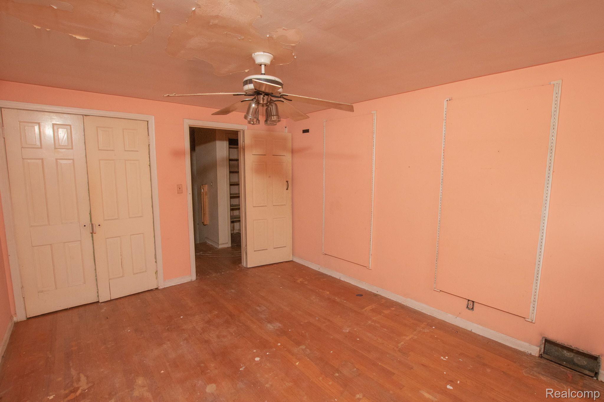 11401 GRANDVILLE Avenue