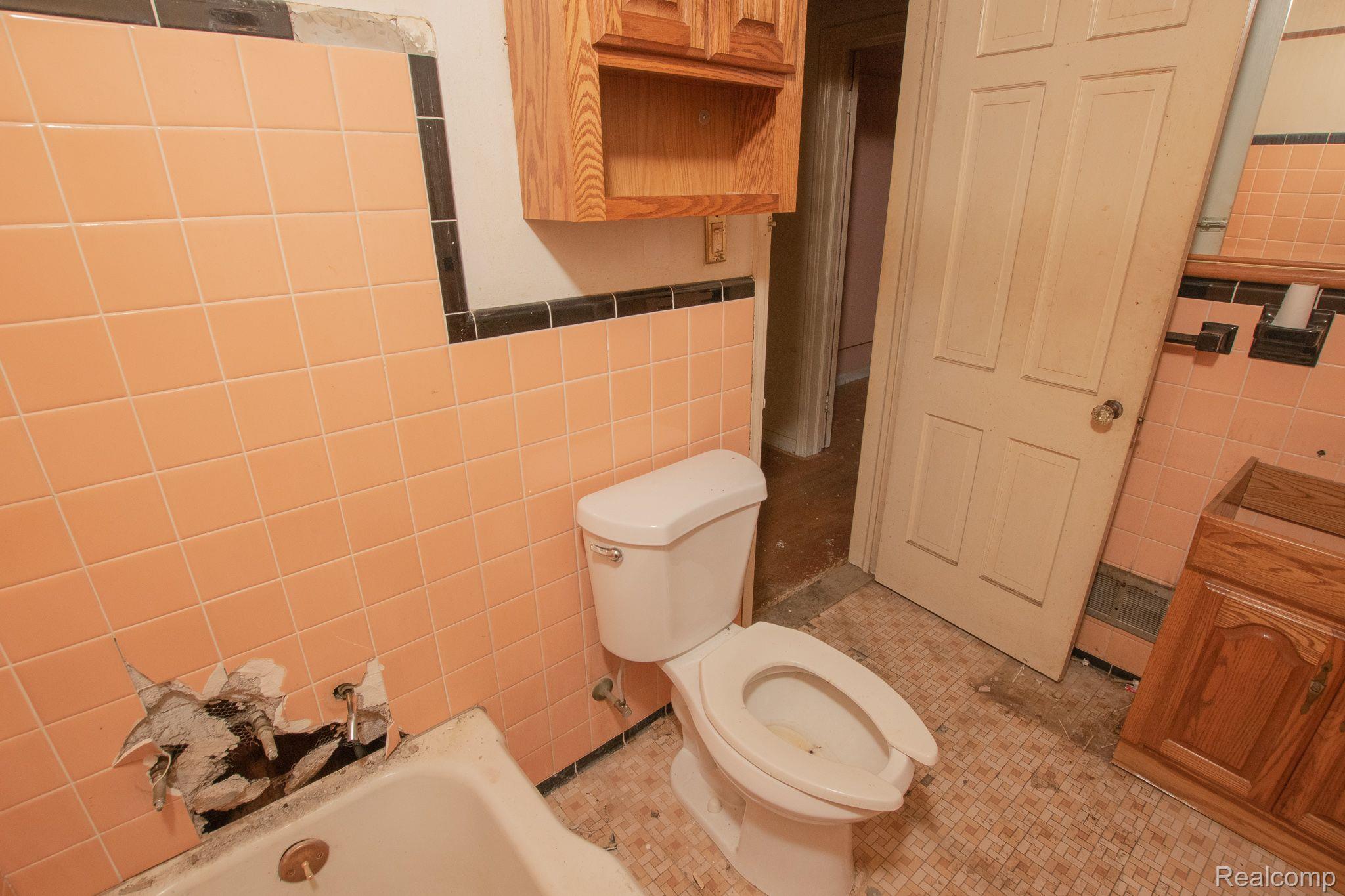 11401 GRANDVILLE Avenue