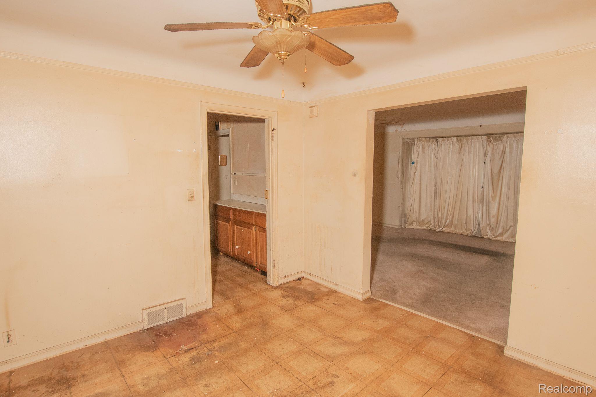 11401 GRANDVILLE Avenue