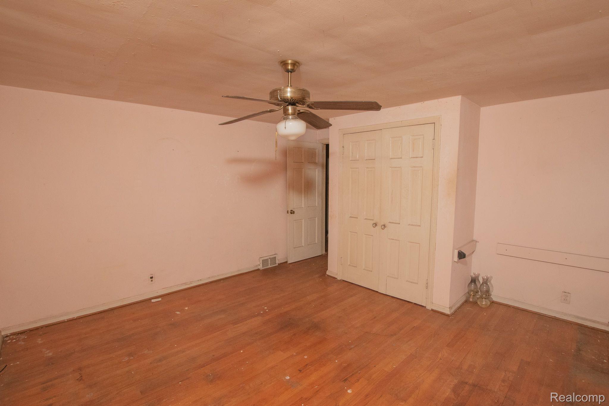 11401 GRANDVILLE Avenue