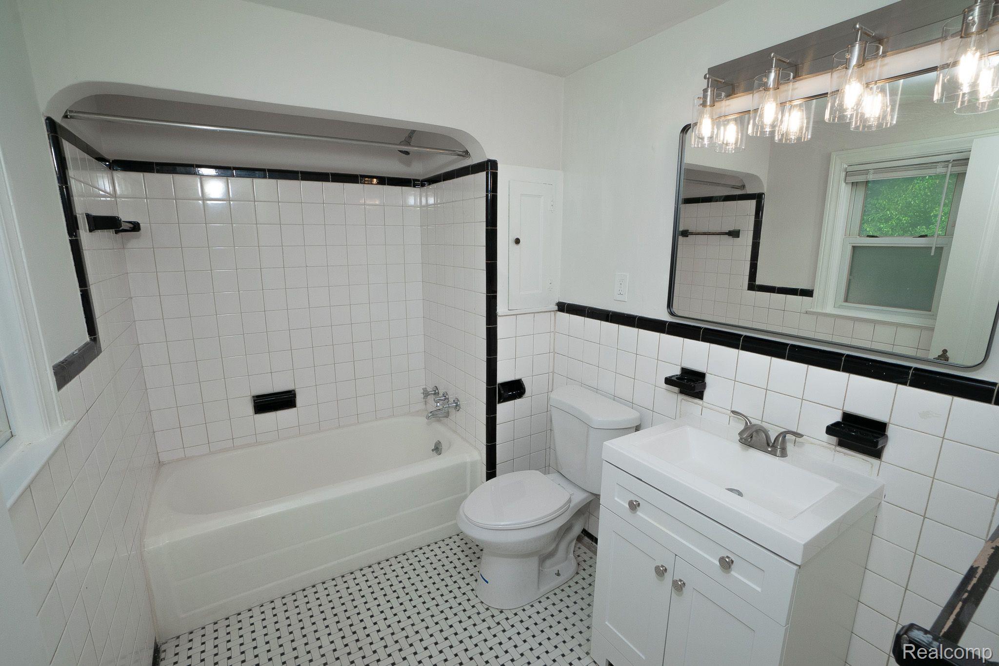 5290 DEVONSHIRE Road