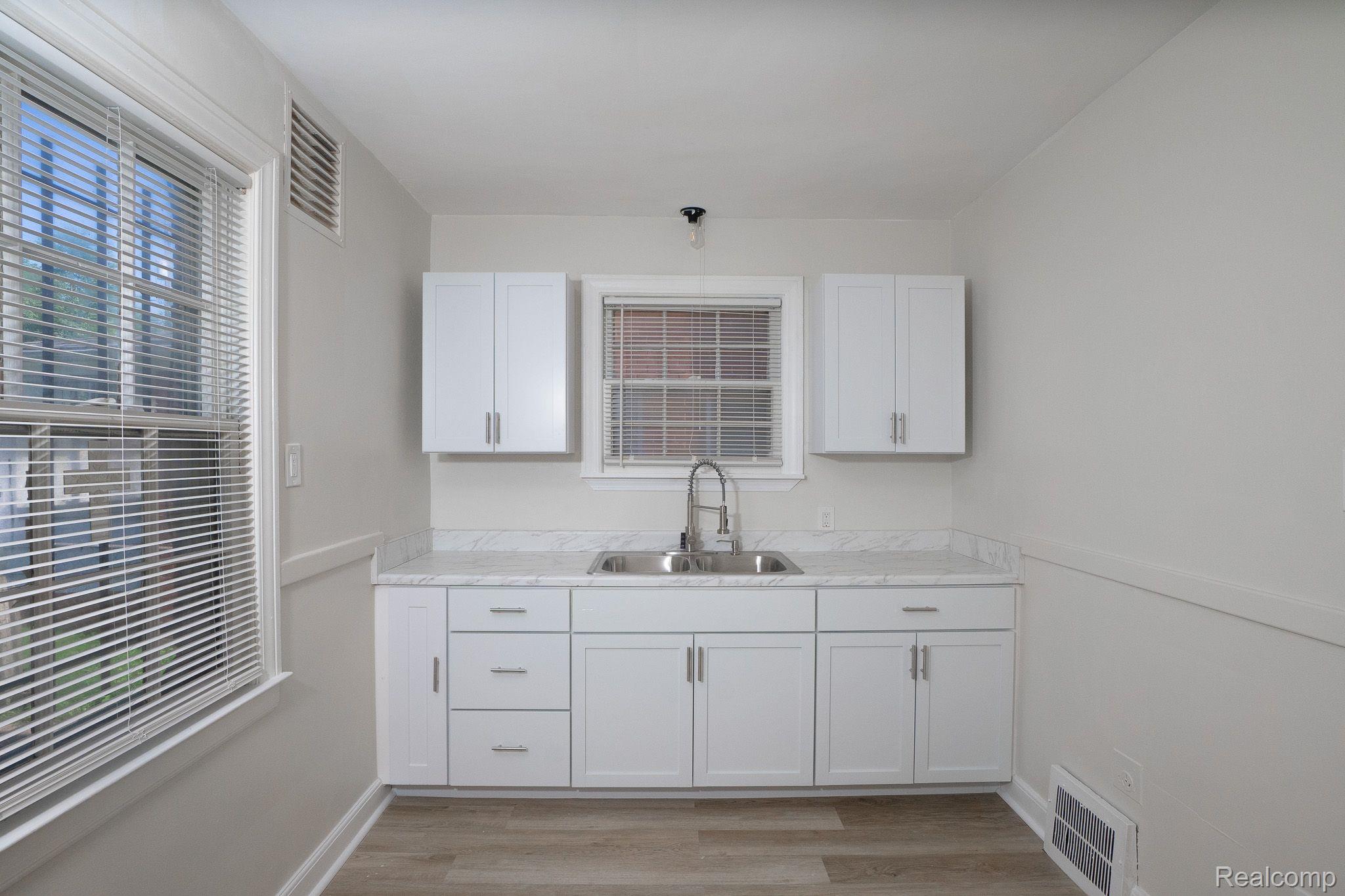 5290 DEVONSHIRE Road