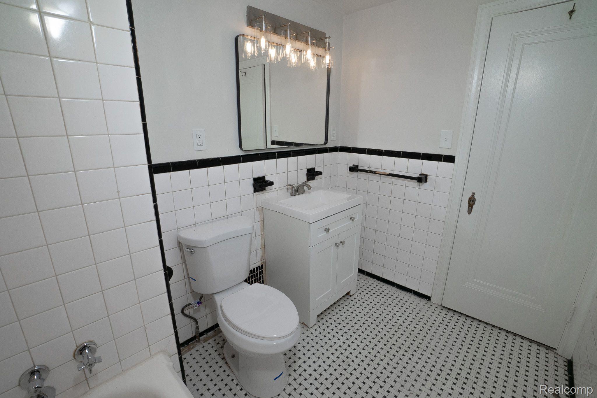 5290 DEVONSHIRE Road