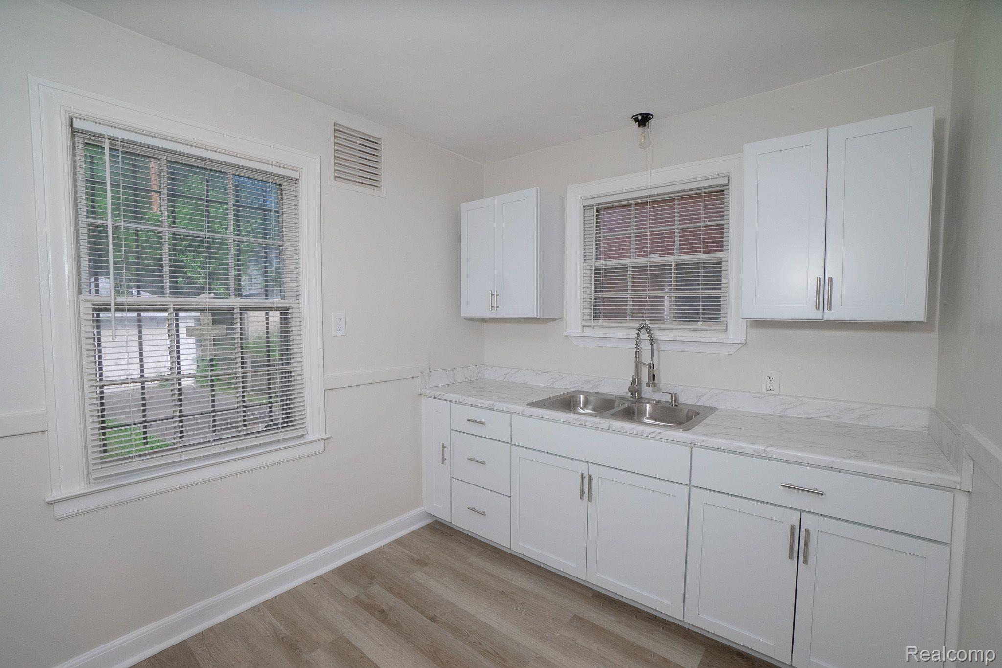 5290 DEVONSHIRE Road