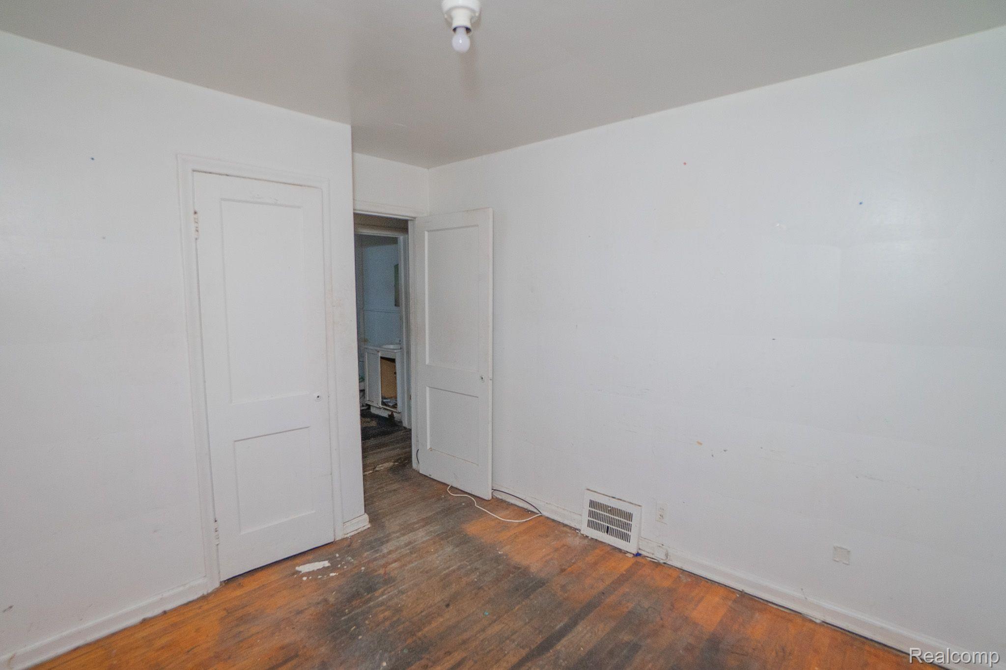 19222 RIOPELLE Street