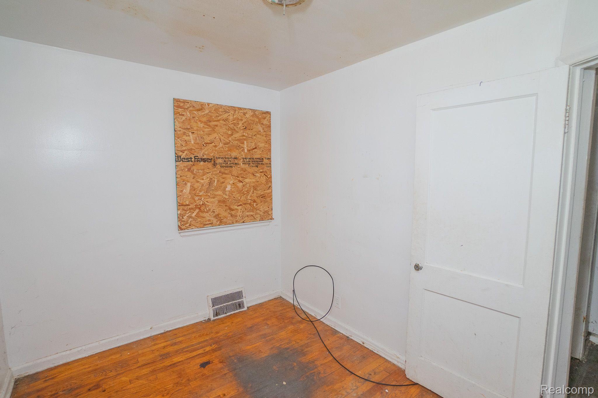 19222 RIOPELLE Street