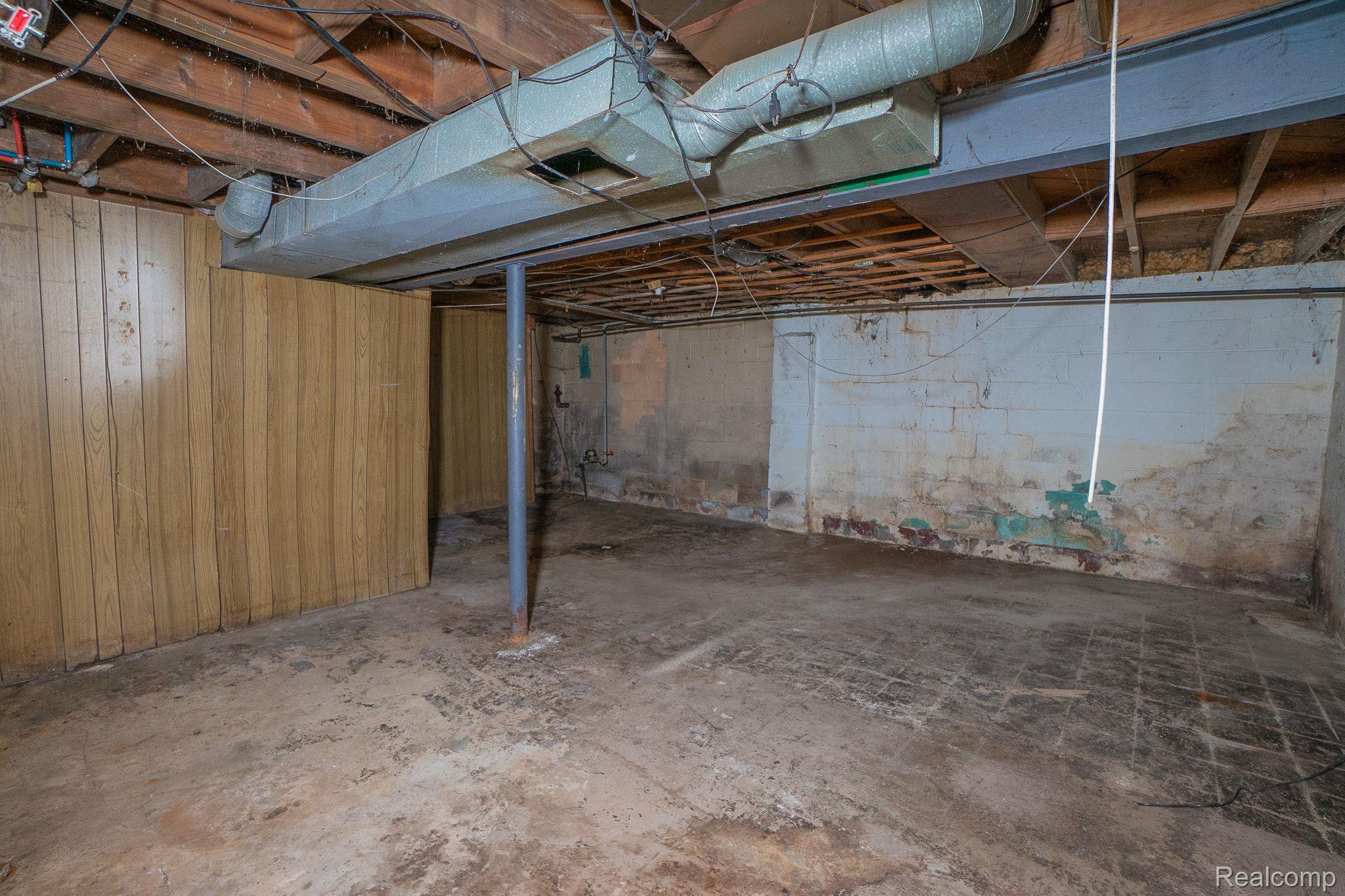 19222 RIOPELLE Street