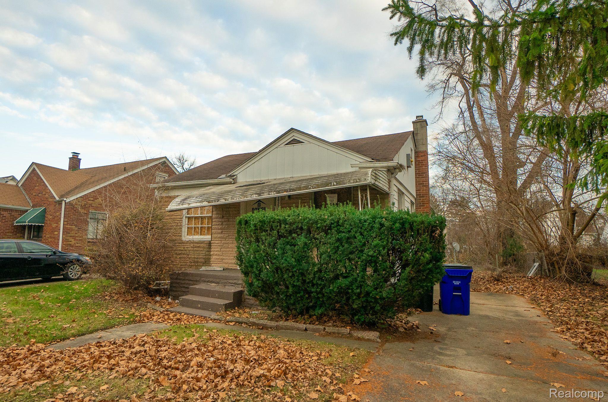 19222 RIOPELLE Street