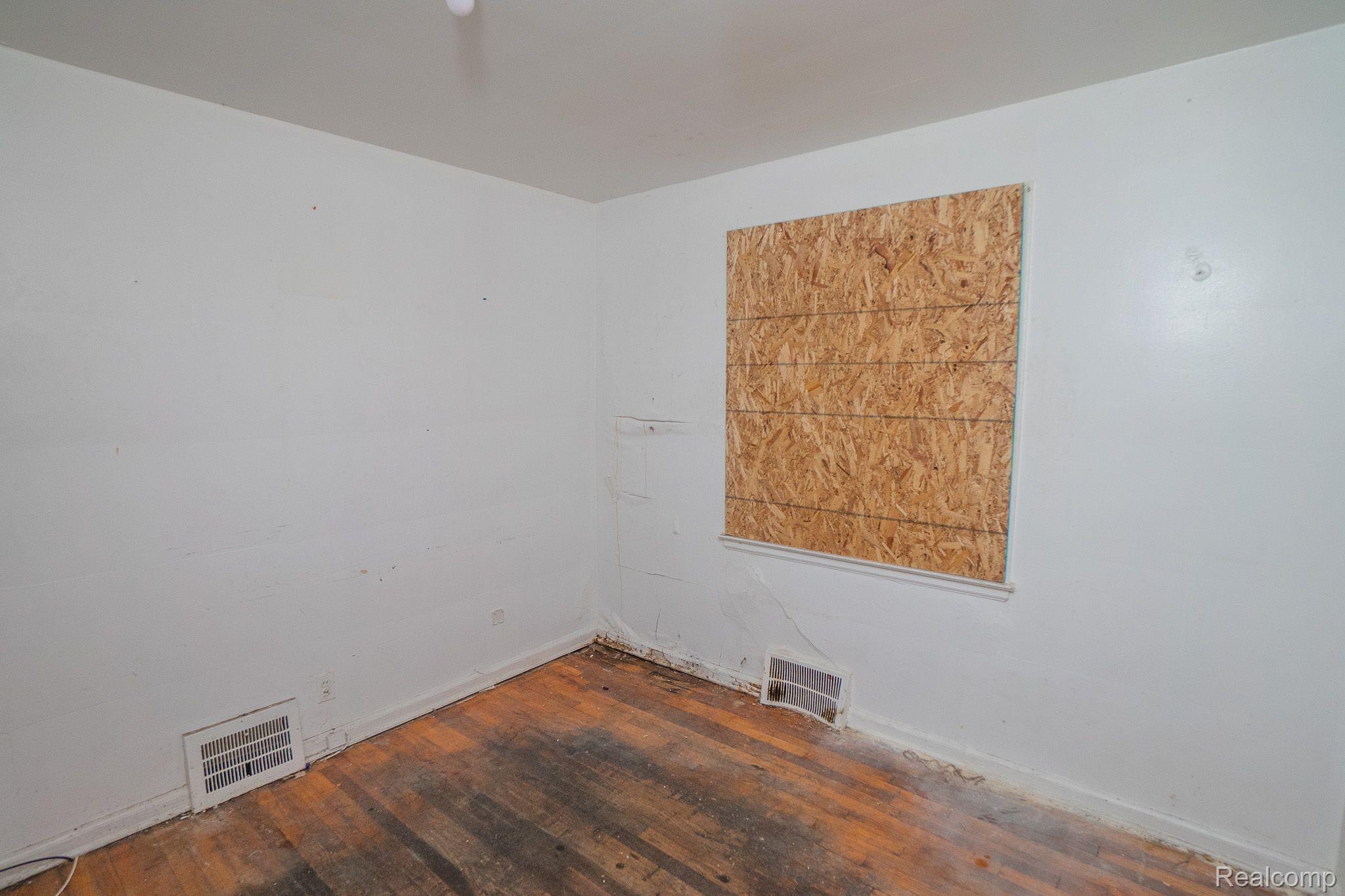 19222 RIOPELLE Street