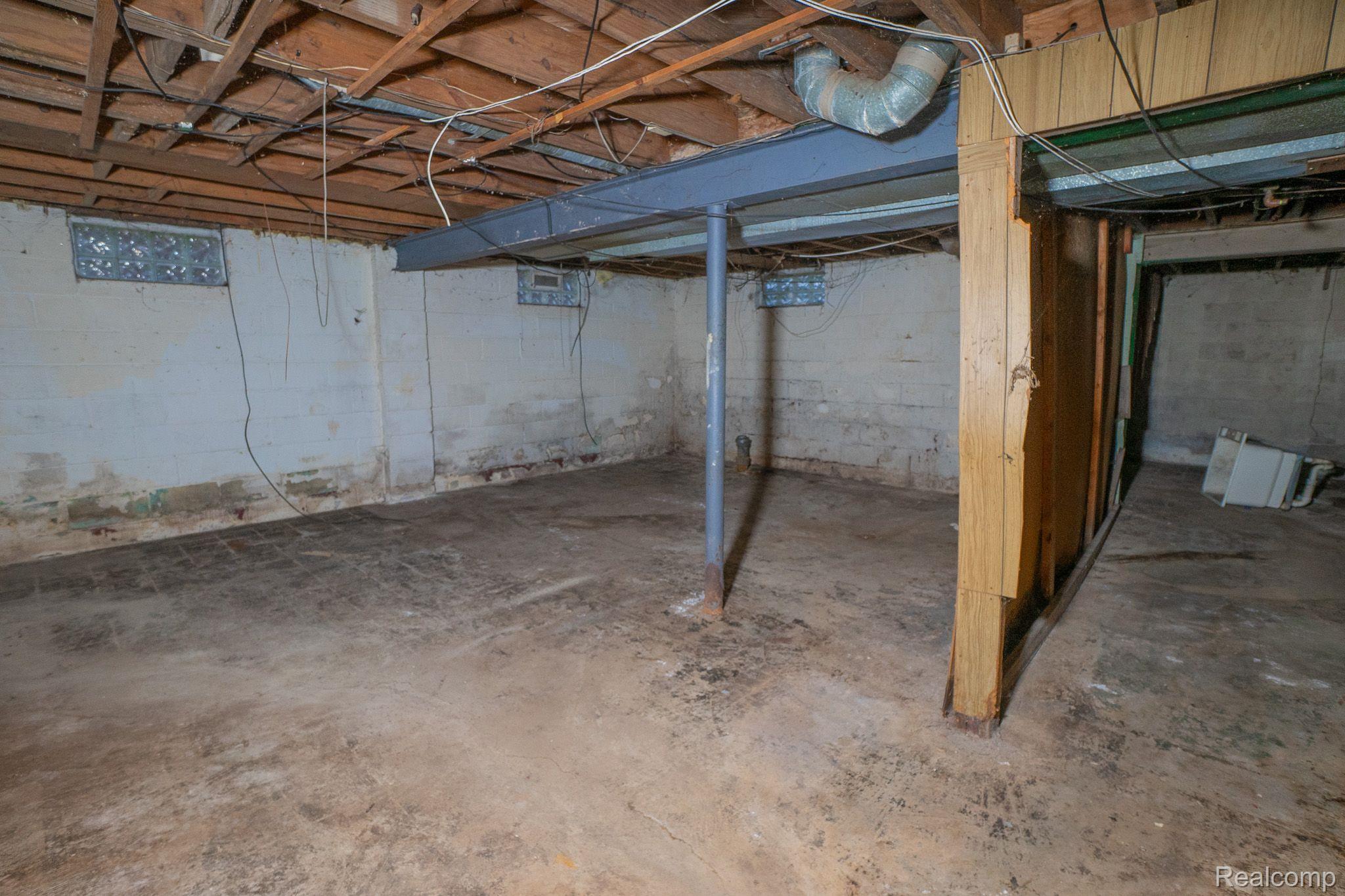 19222 RIOPELLE Street