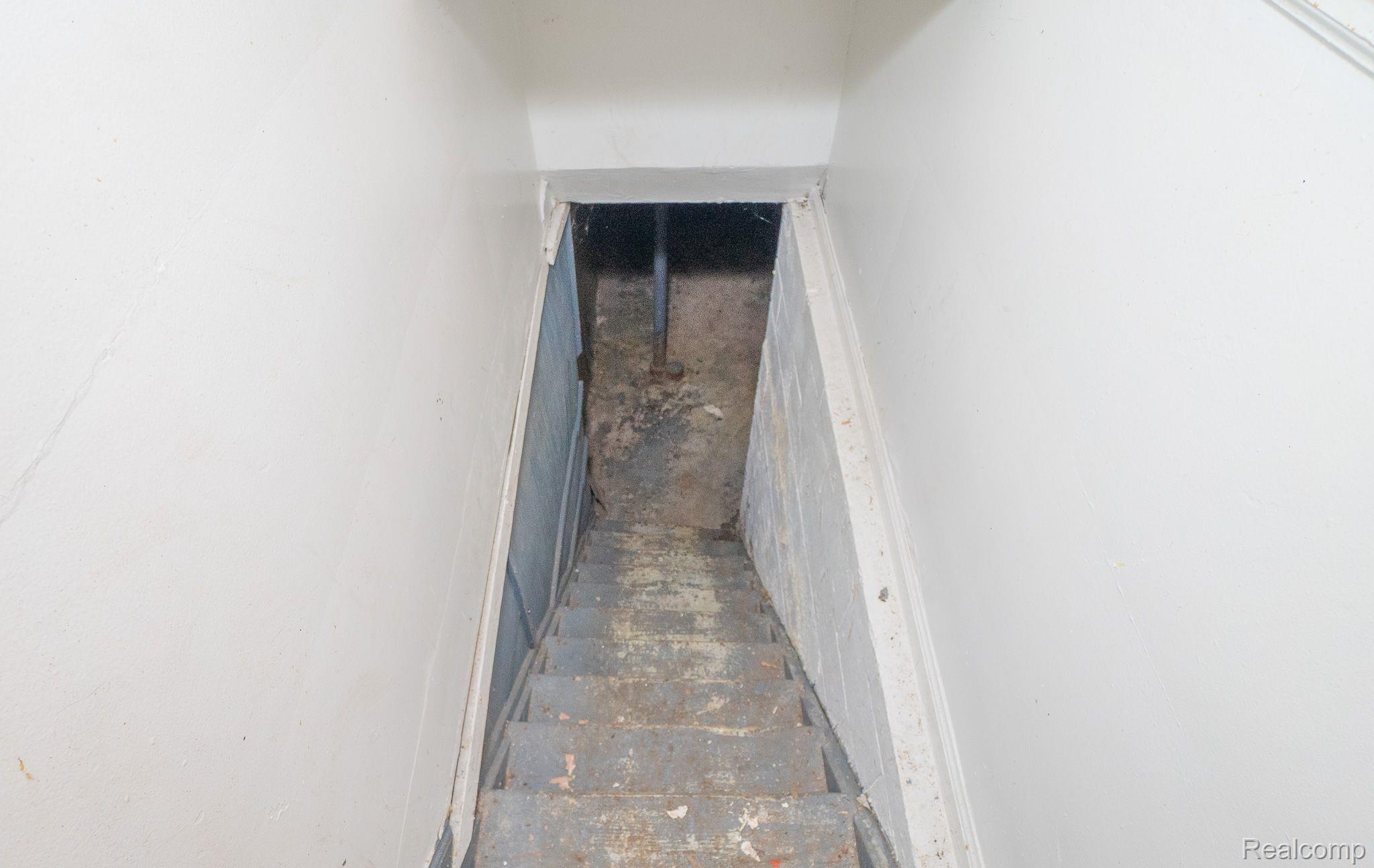 19222 RIOPELLE Street