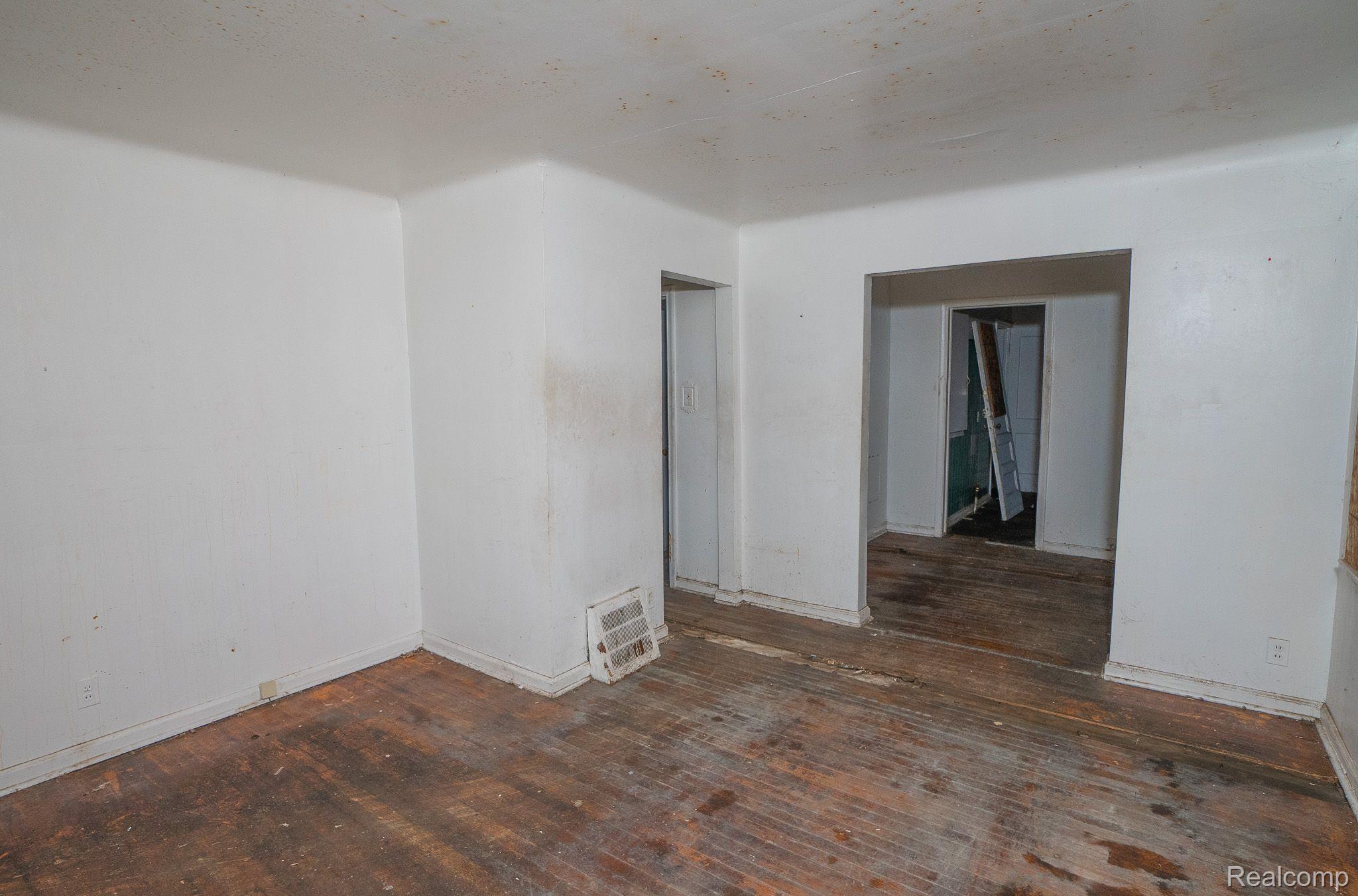 19222 RIOPELLE Street