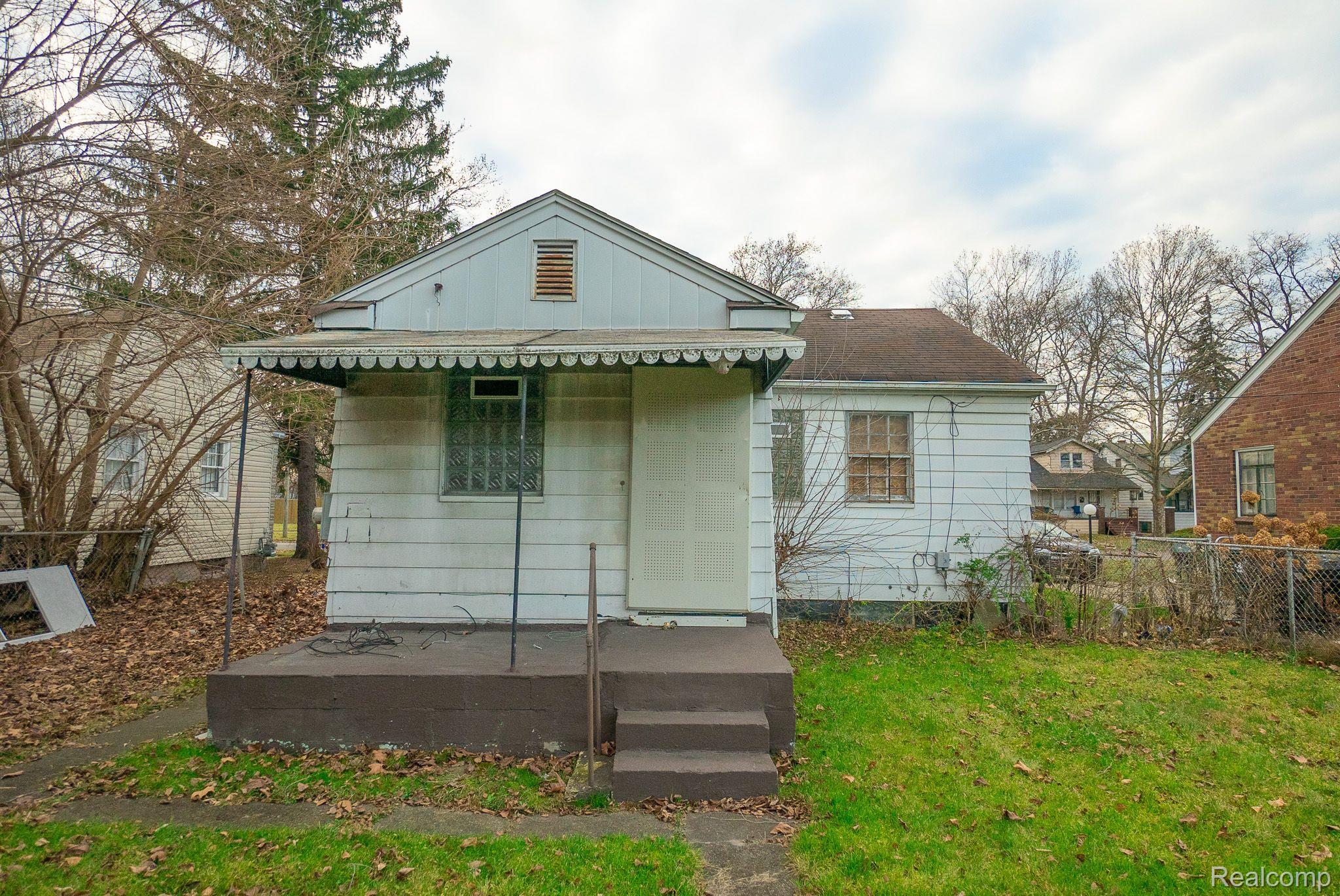 19222 RIOPELLE Street