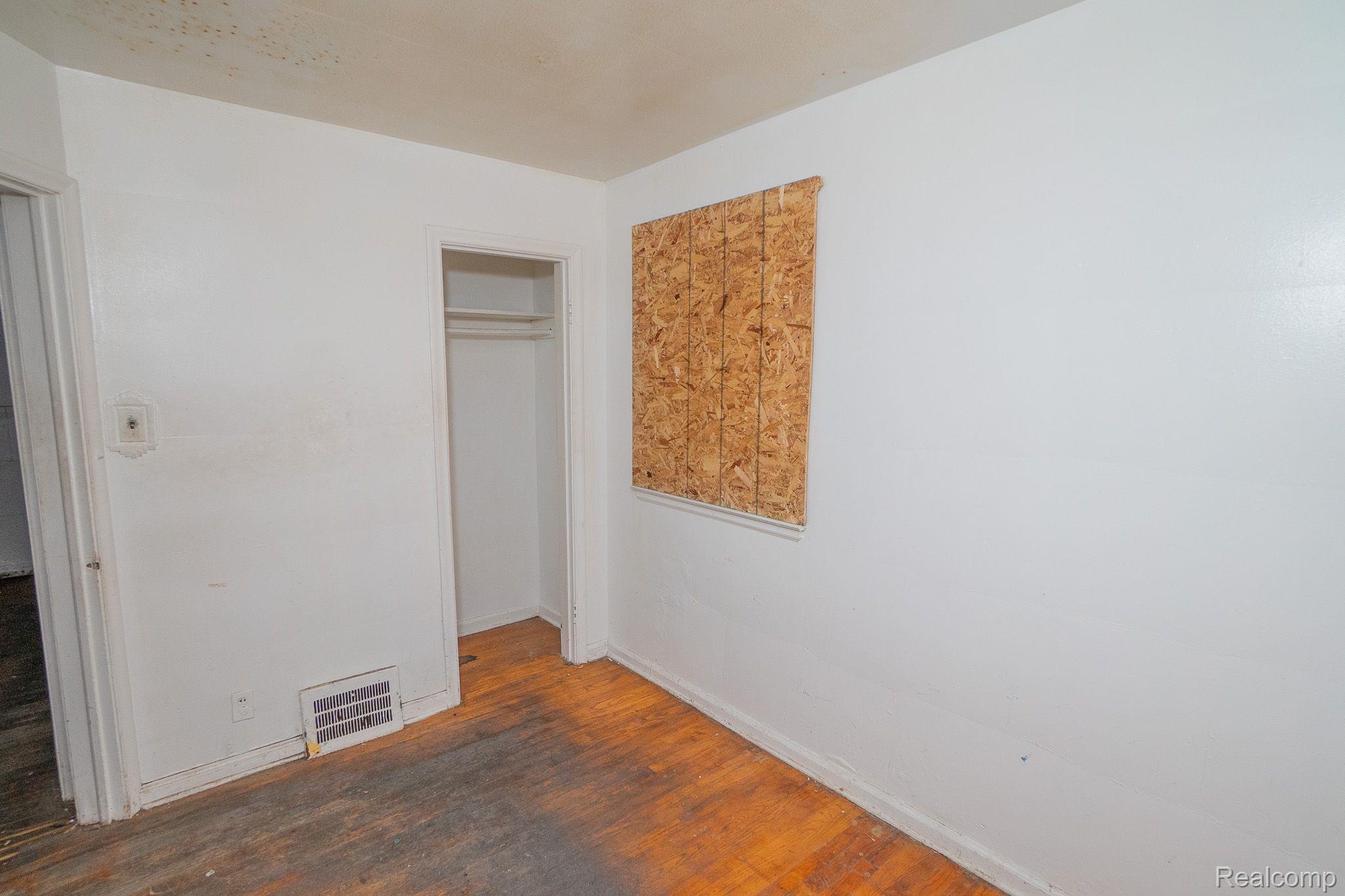 19222 RIOPELLE Street