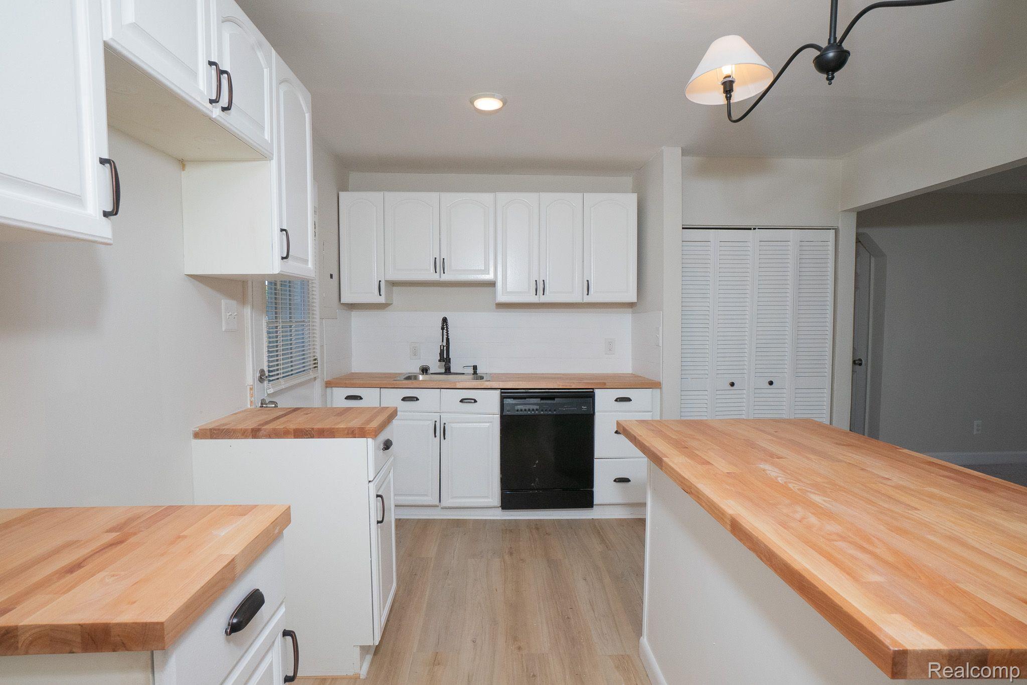 15051 BAILEY Street