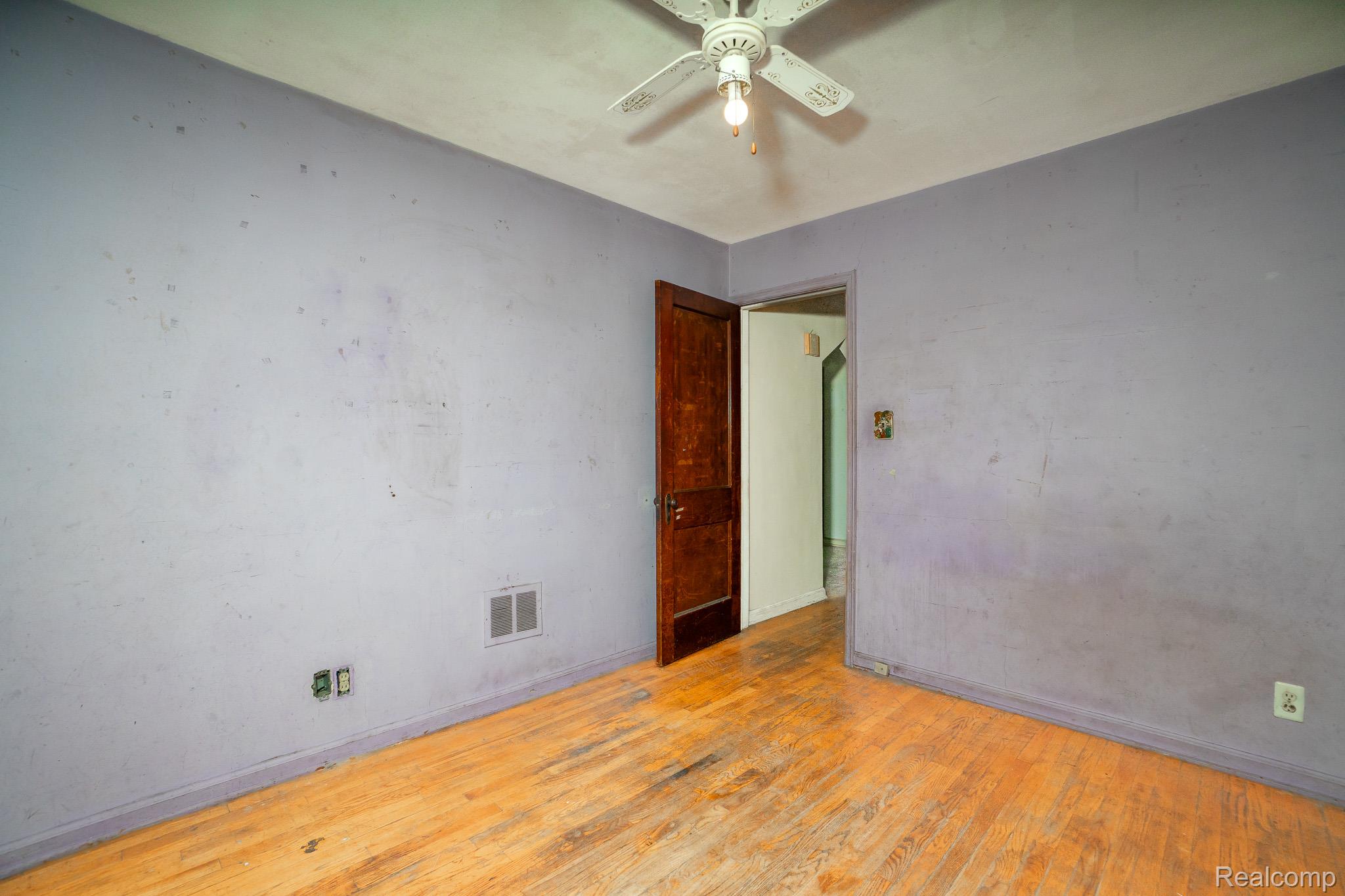 16226 MARK TWAIN Street