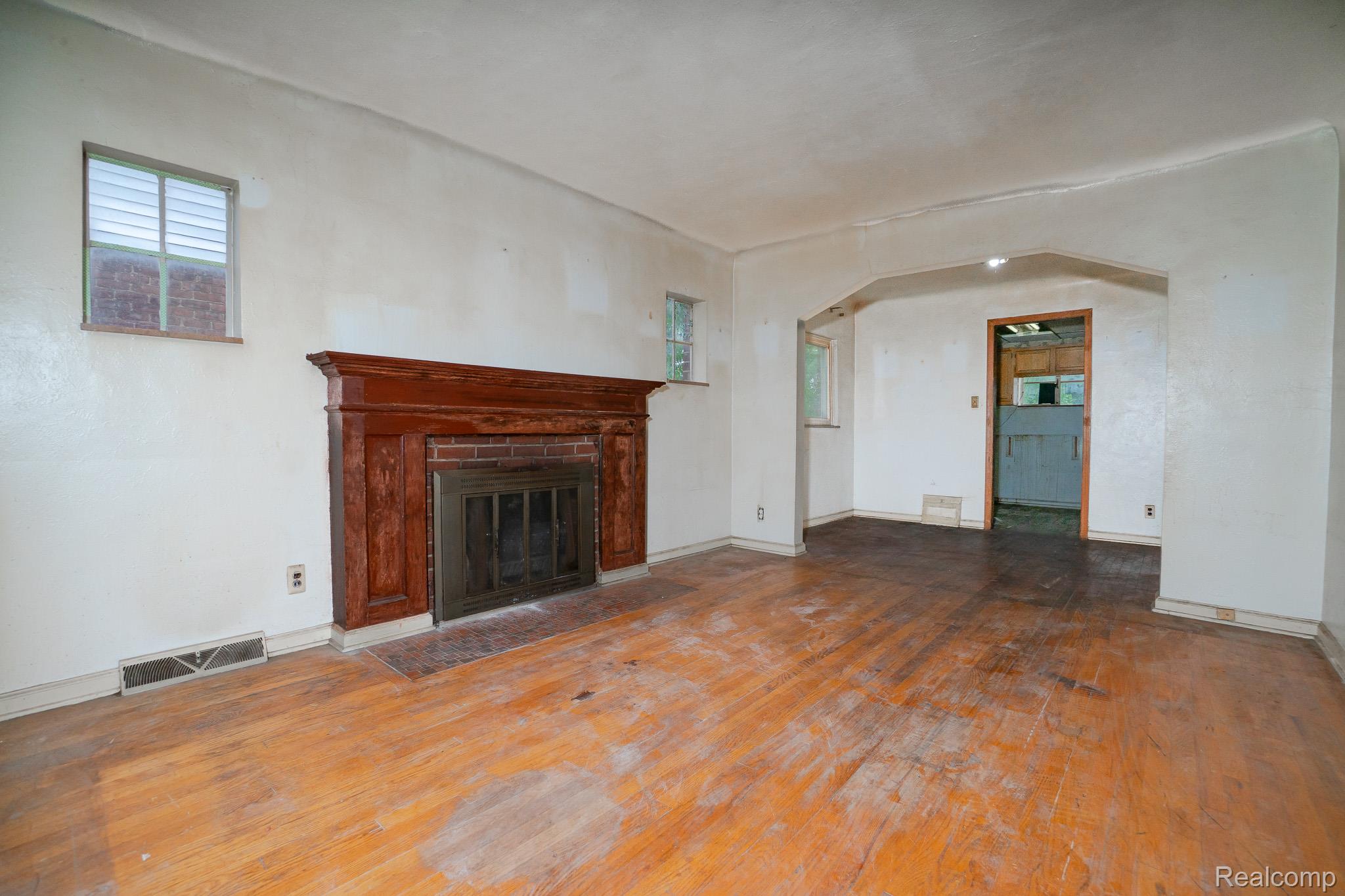 16226 MARK TWAIN Street