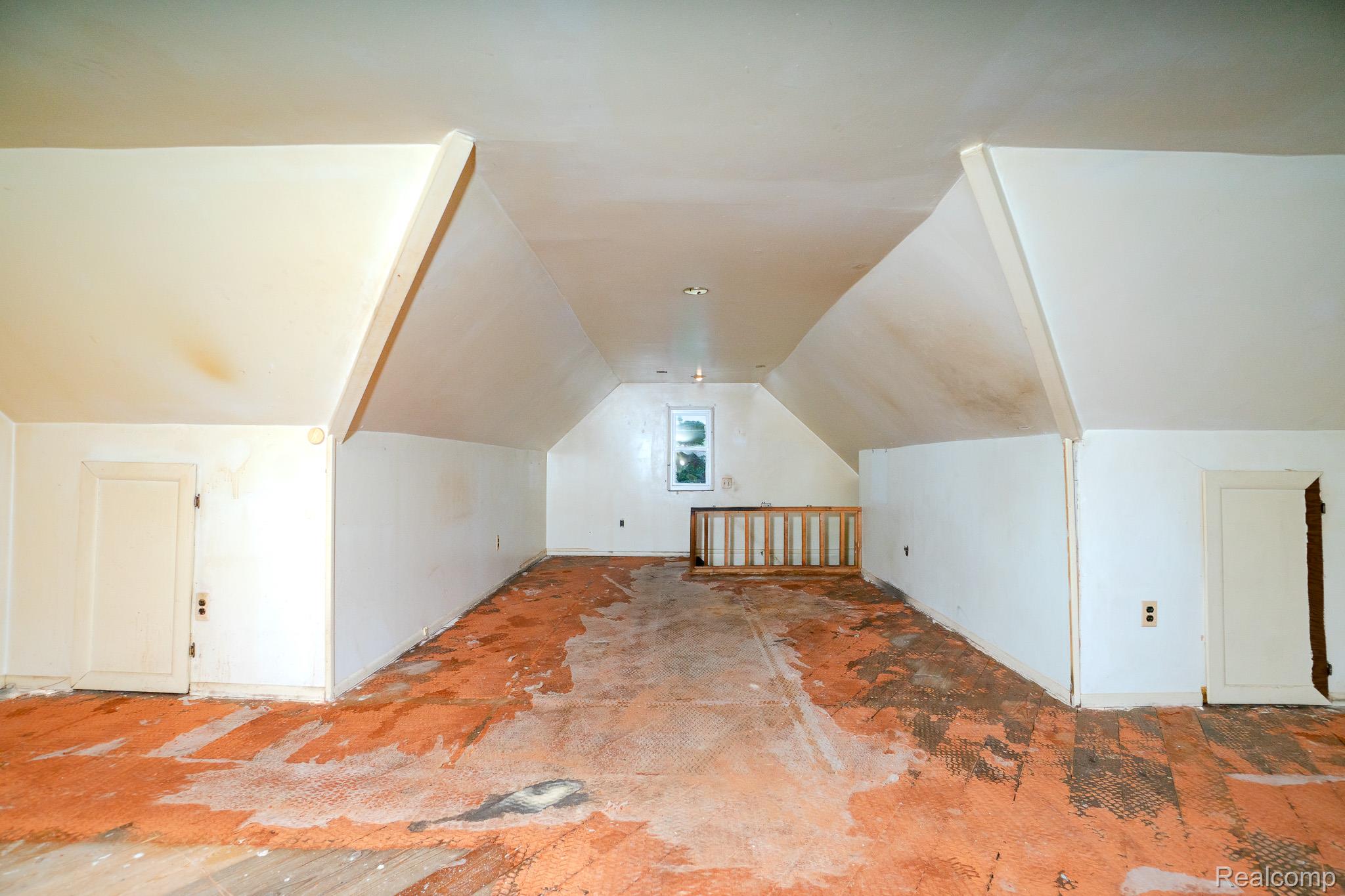 16226 MARK TWAIN Street