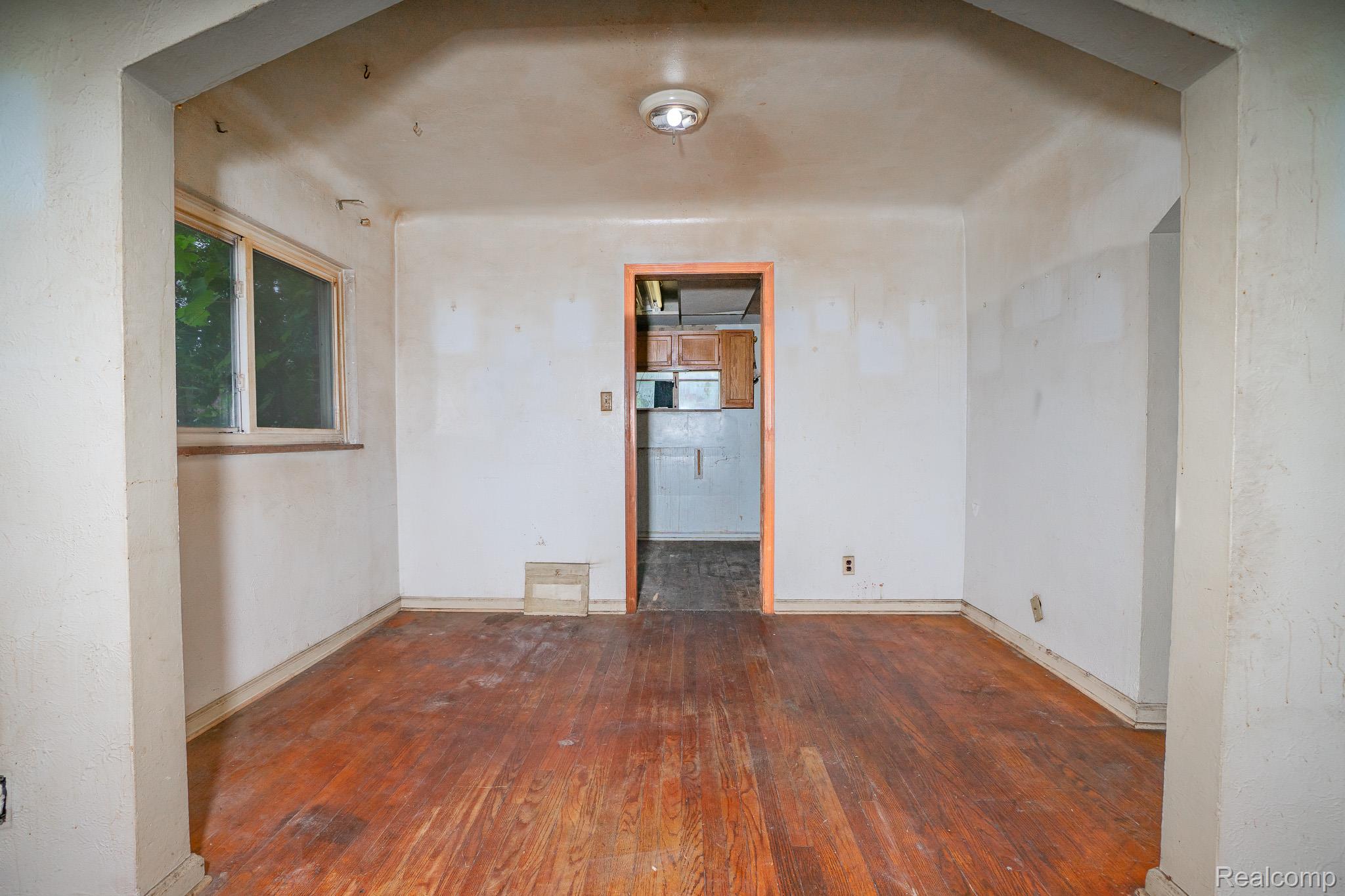 16226 MARK TWAIN Street