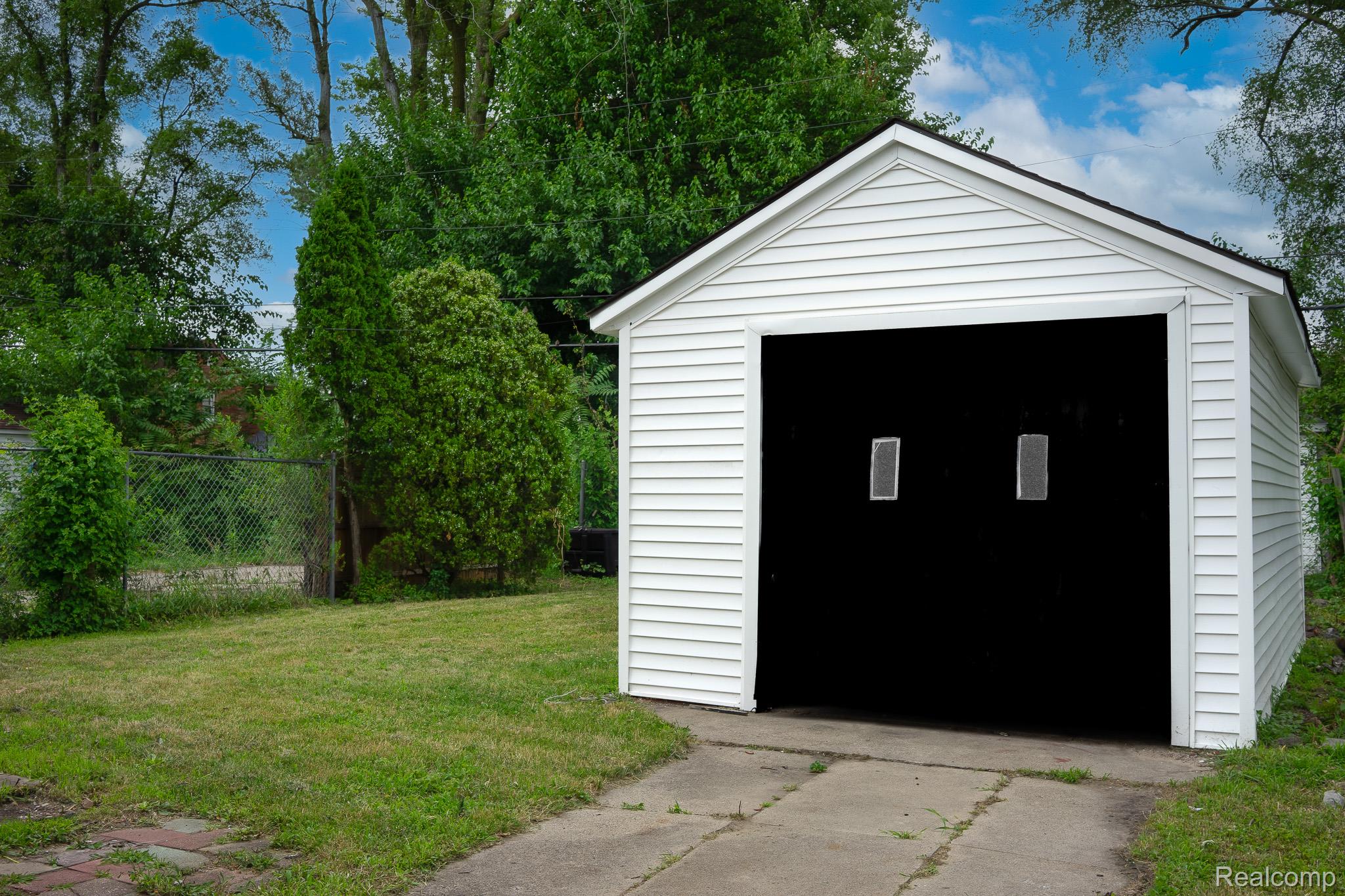 16226 MARK TWAIN Street