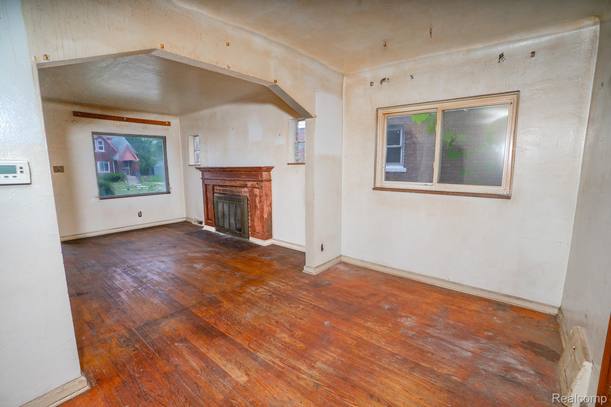 16226 MARK TWAIN Street