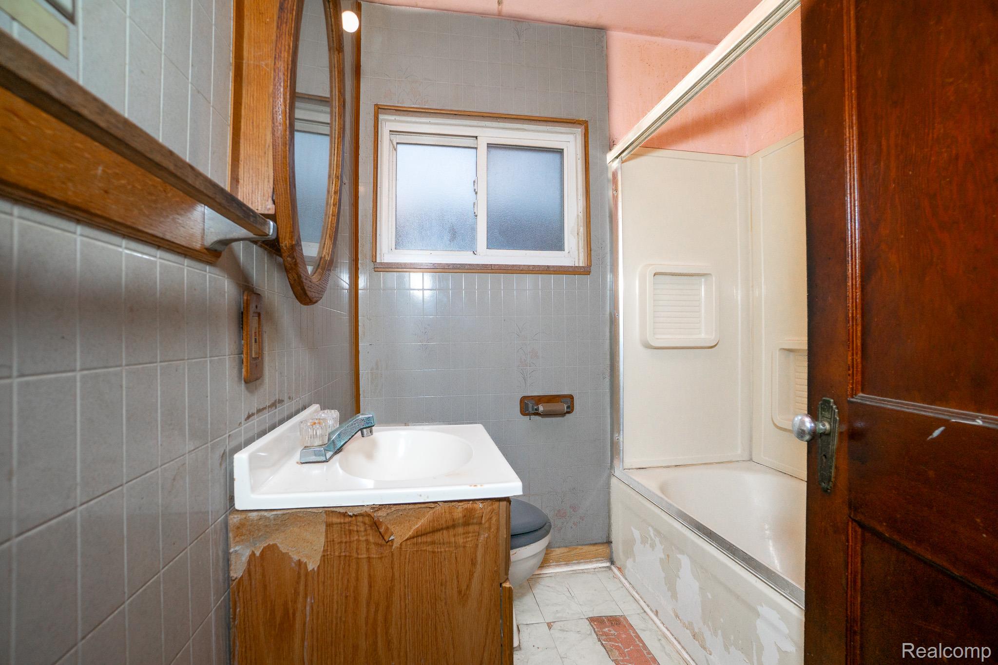 16226 MARK TWAIN Street